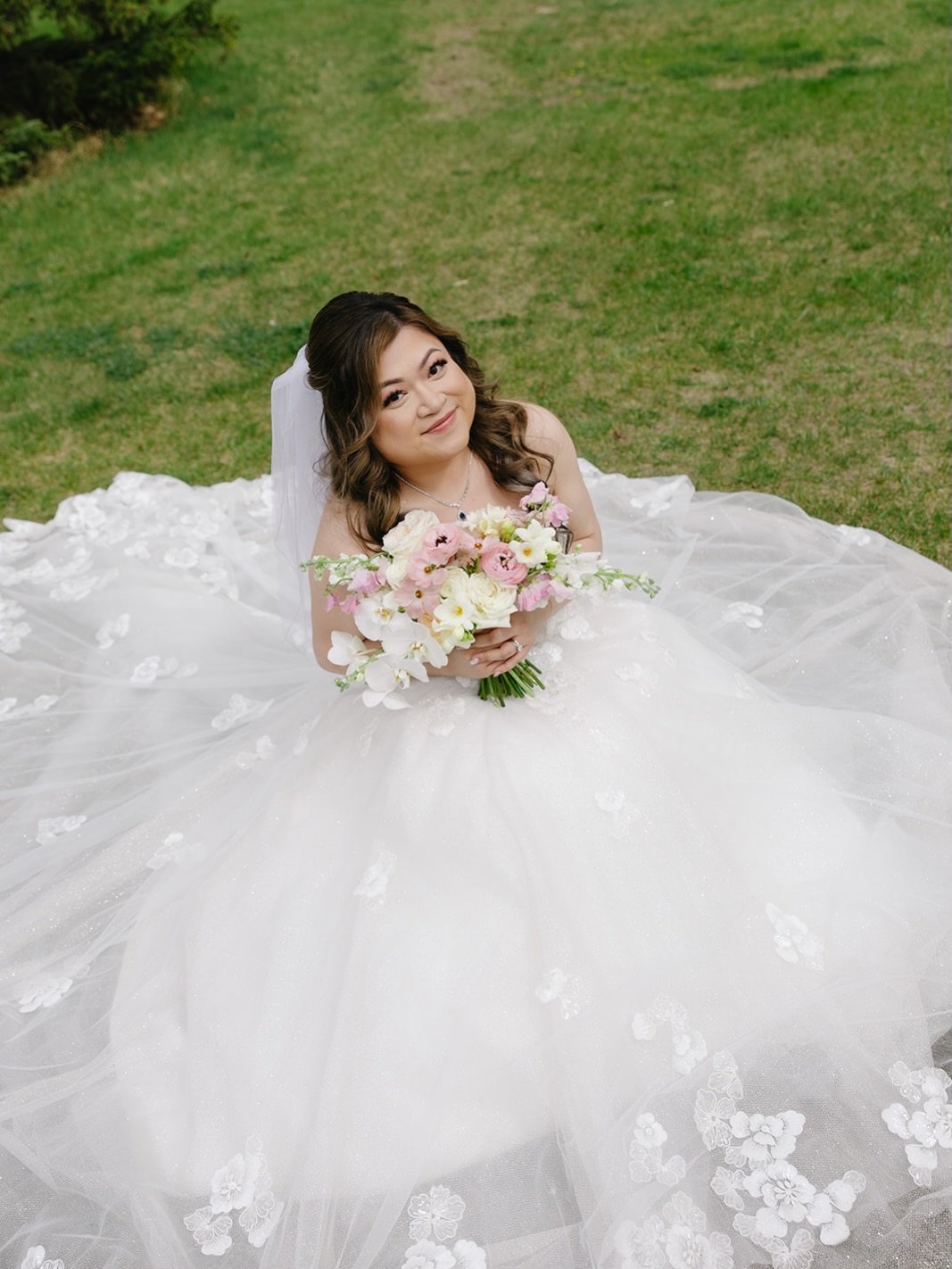 Every wedding is unique, and I feel so grateful every time a bride trusts me to be part of such a special day. 🥹🤍

 💄 My biggest advice to every bride: your makeup should never be about chasing trends. It should feel like you, just elevated, timel