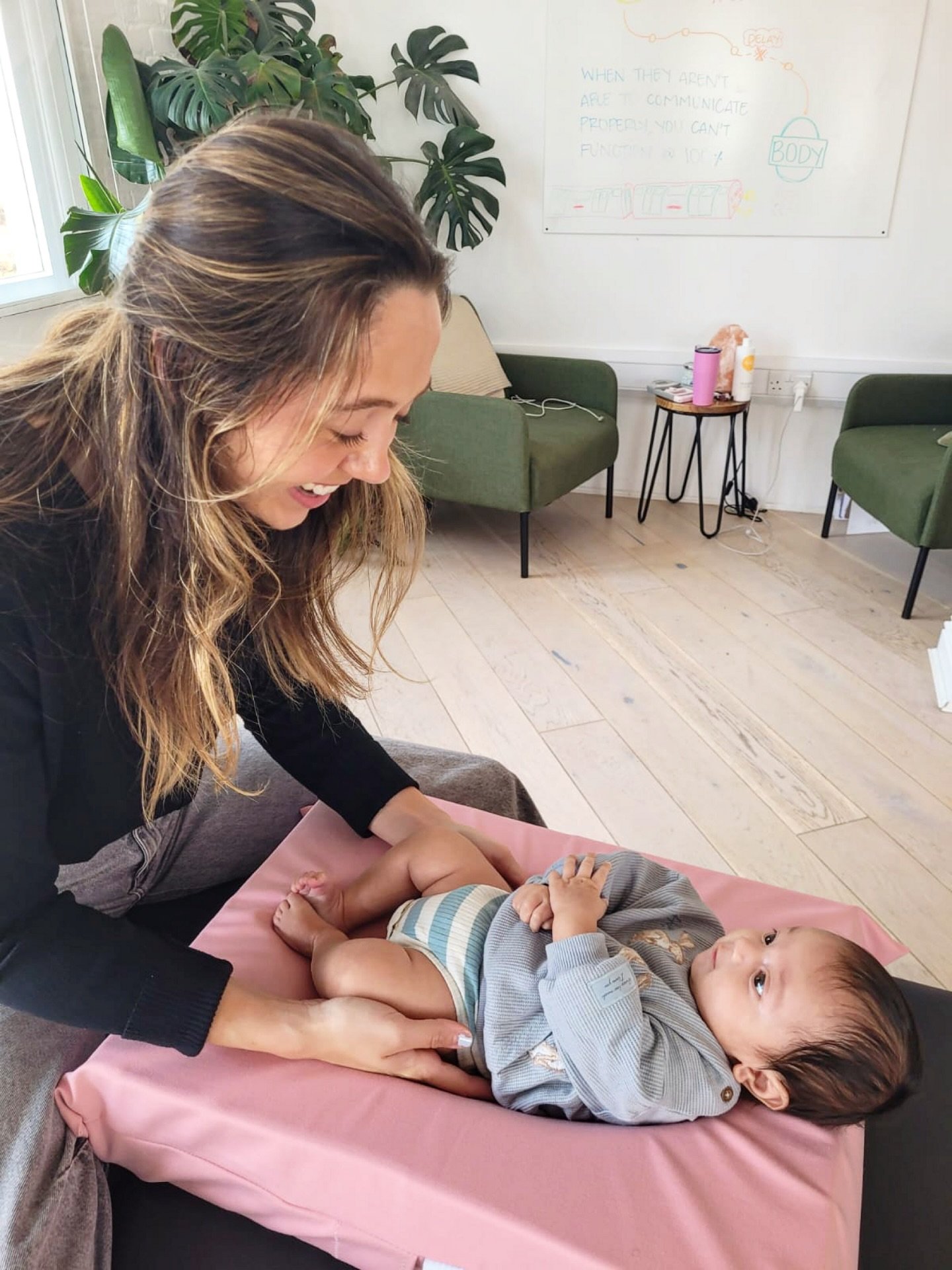 Caring for our community, one spine at a time! 🙌🏼✨

From tiny toes to wise souls! Chiropractic care isn&rsquo;t just for adults. It&rsquo;s safe, gentle, and beneficial for all ages. 

Whether it&rsquo;s supporting a baby&rsquo;s development, helpi