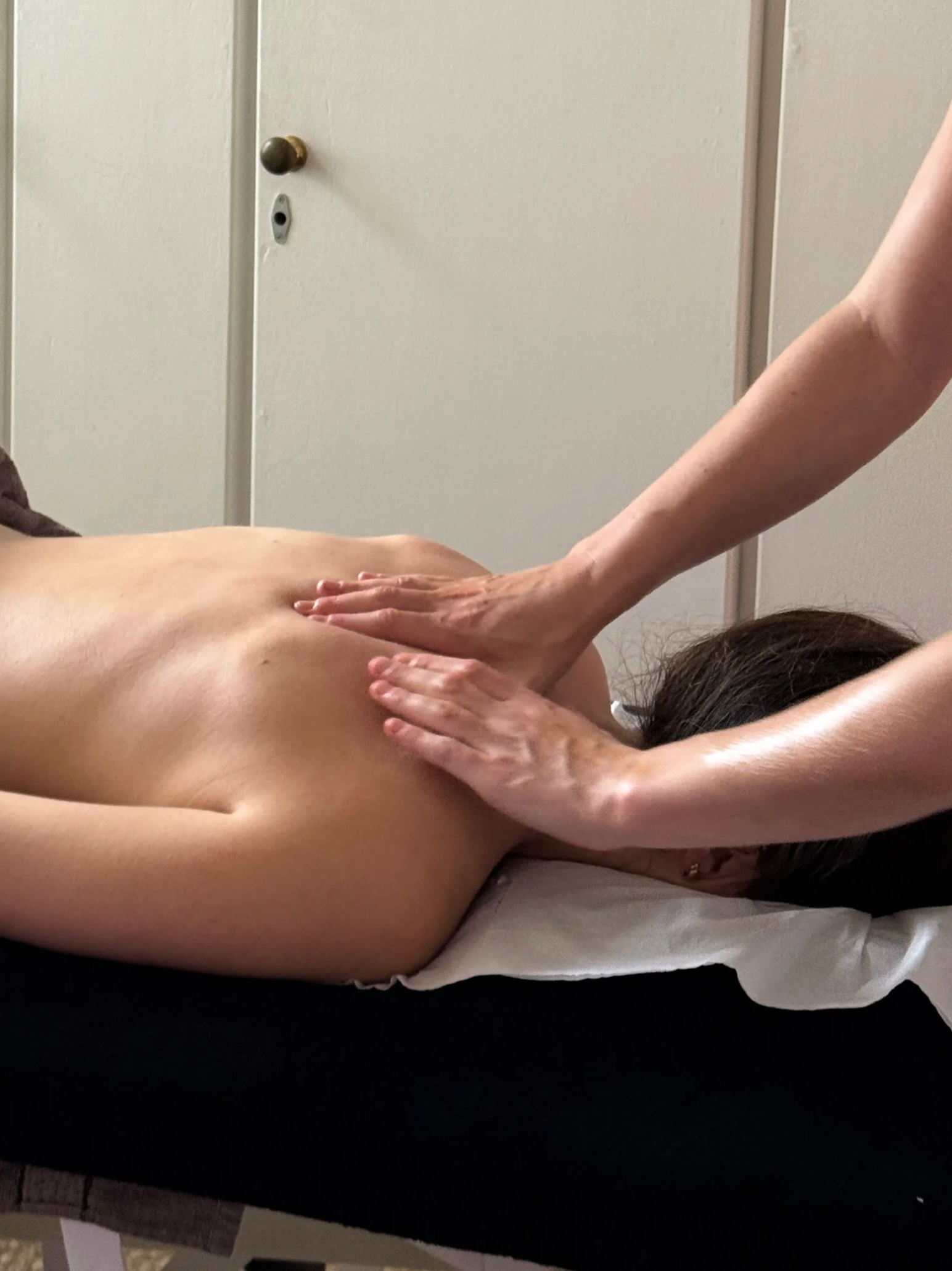 someone getting a massage