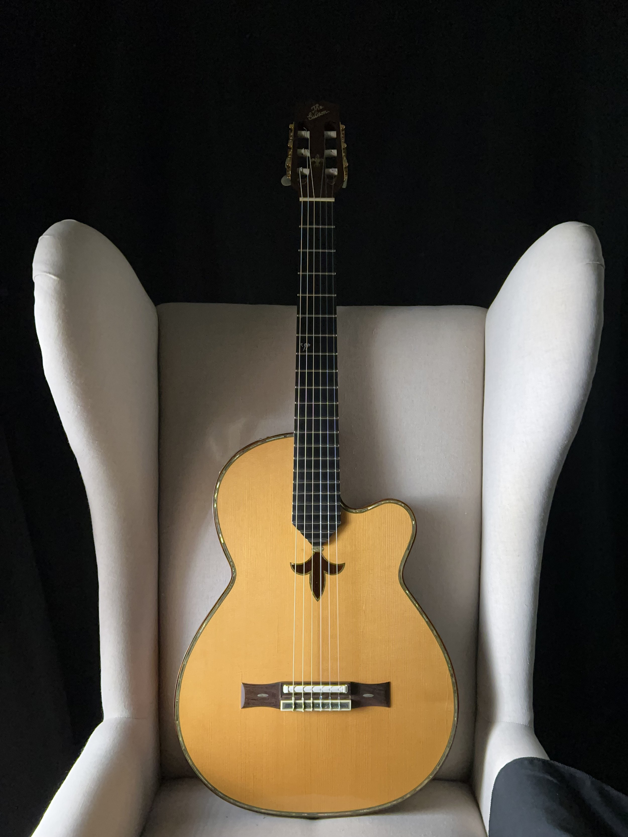 Gibson Chet Atkins Studio Classic Fleur de Lis
