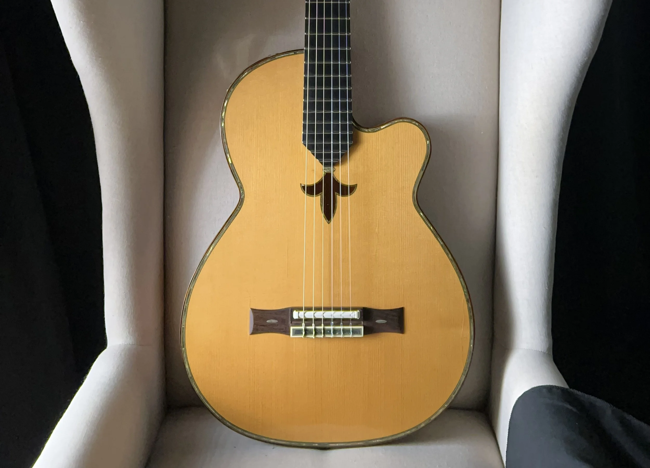 Gibson Chet Atkins Studio Classic Fleur de Lis