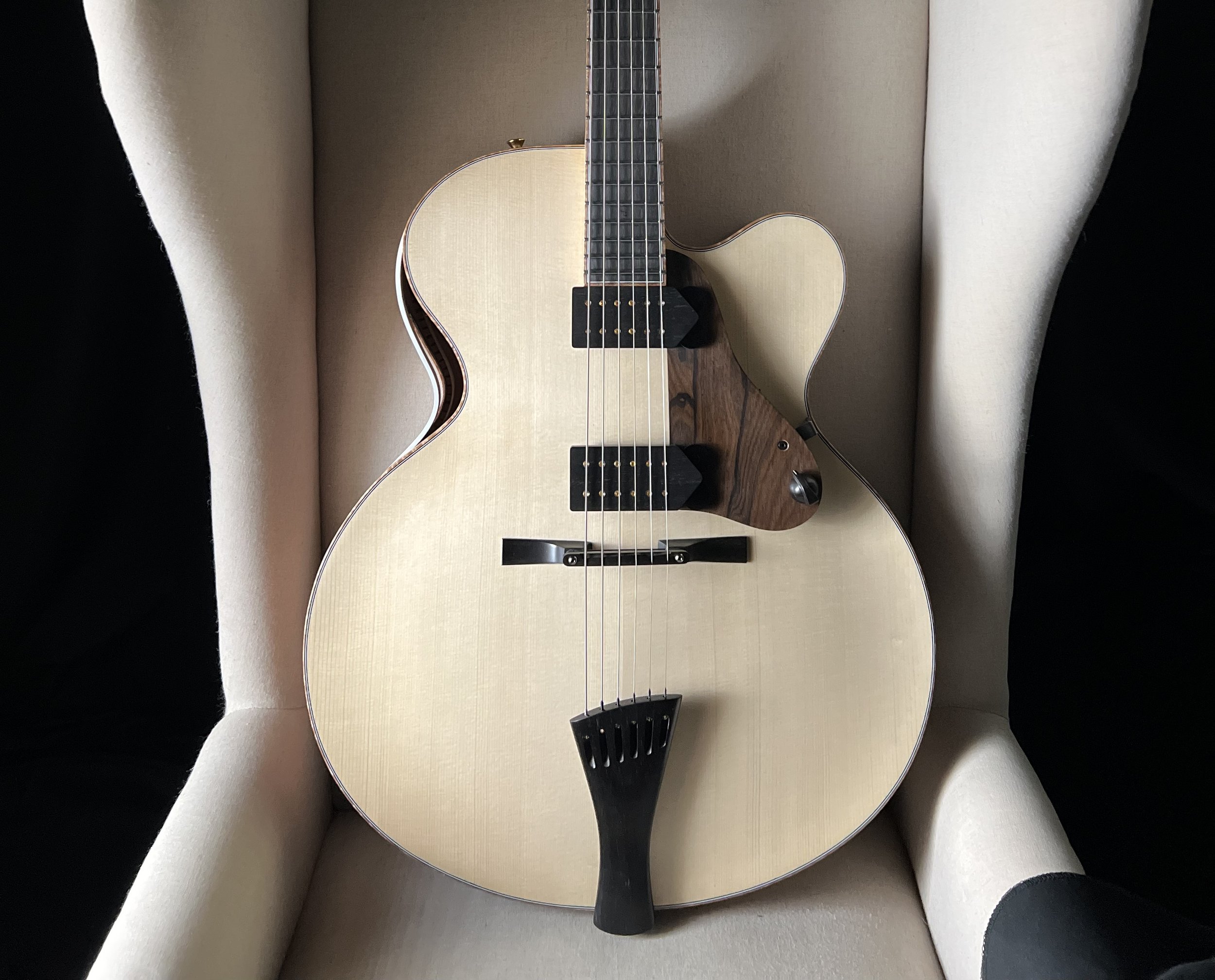 Jaen Siracusa 17E+ 17" Archtop