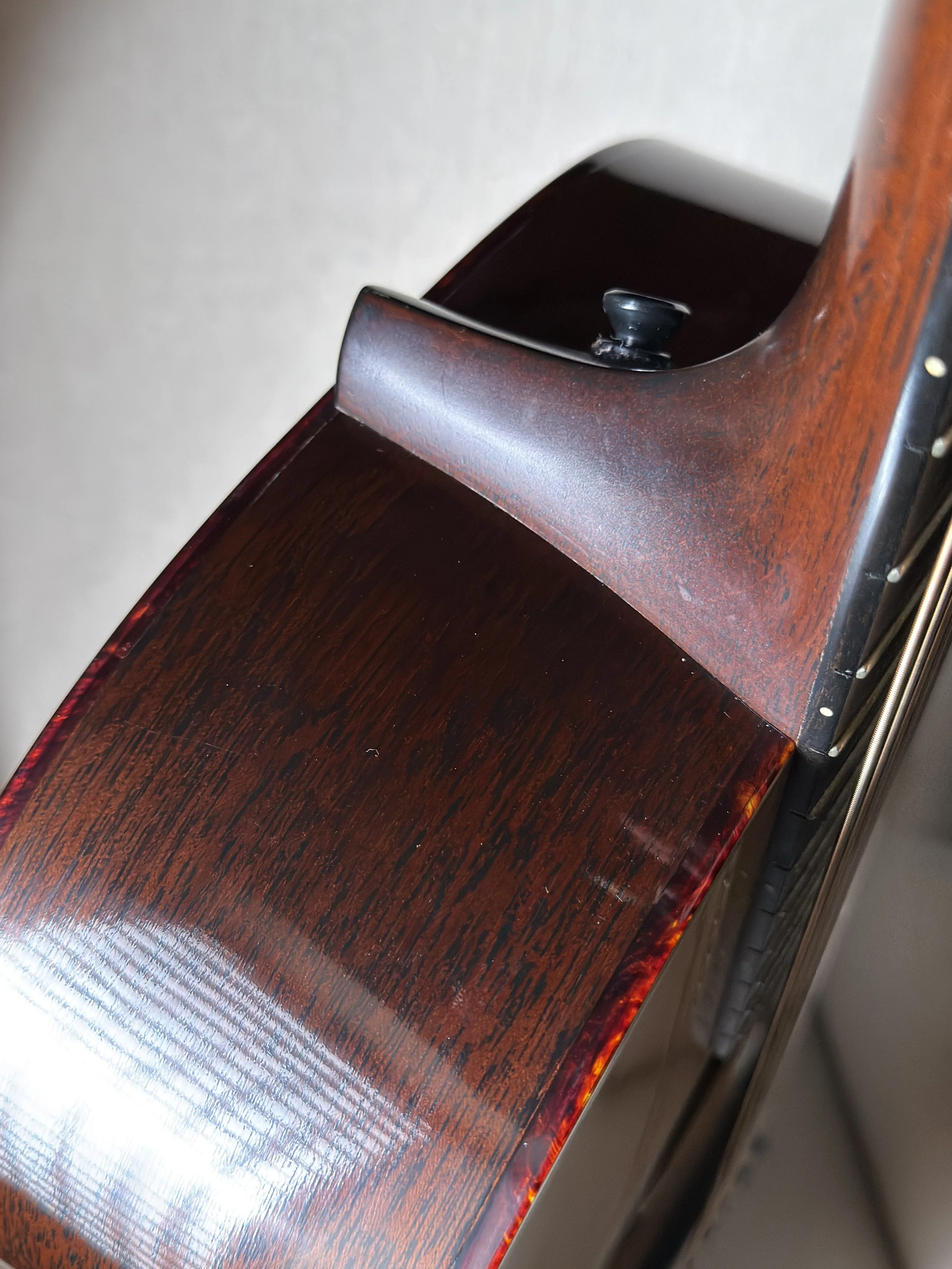 Lynn Dudenbostel guitar showing heel