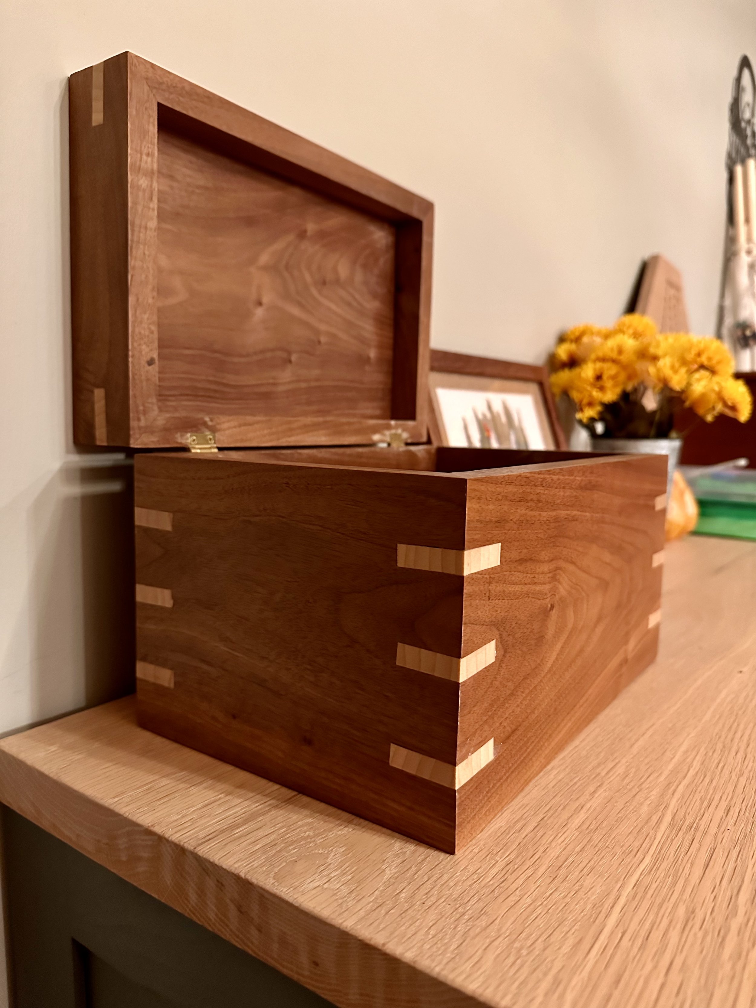 Hinge Keepsake Box