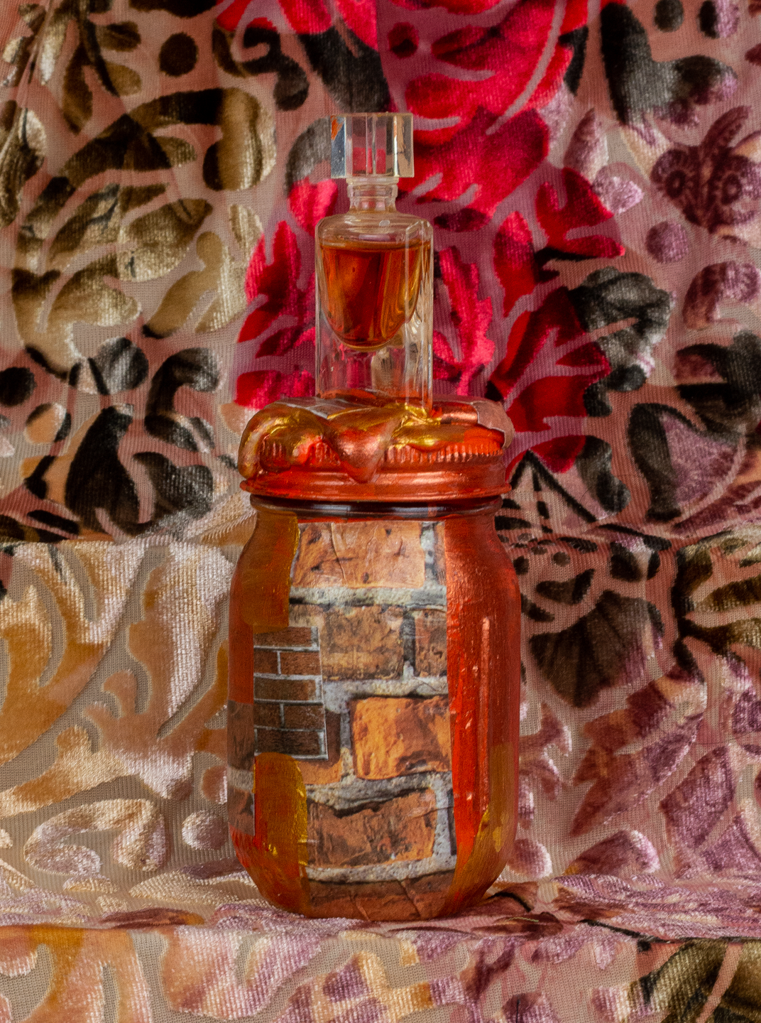 julia-roberts-perfume-jar-02.png