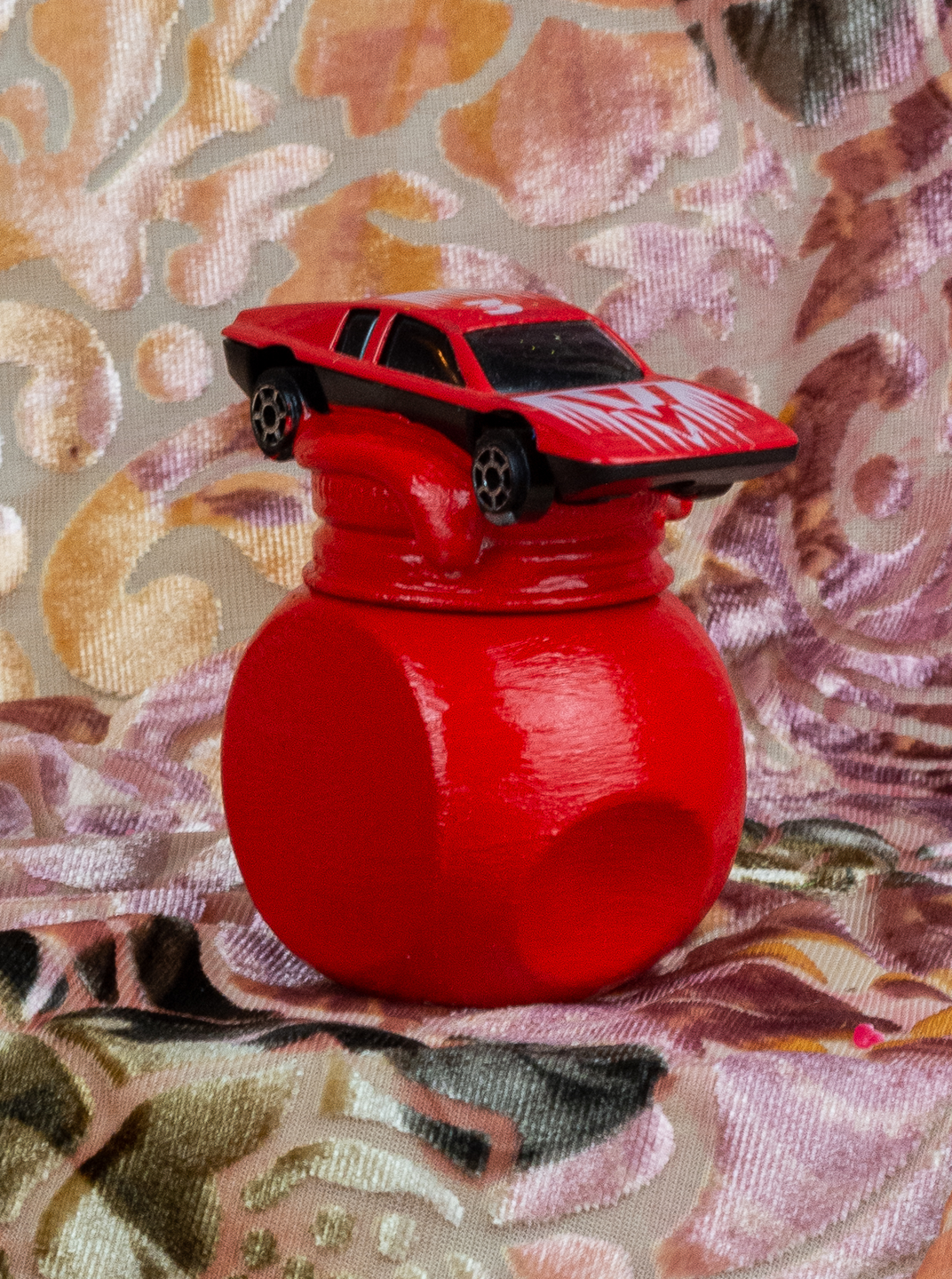 red-car-jar-04.png