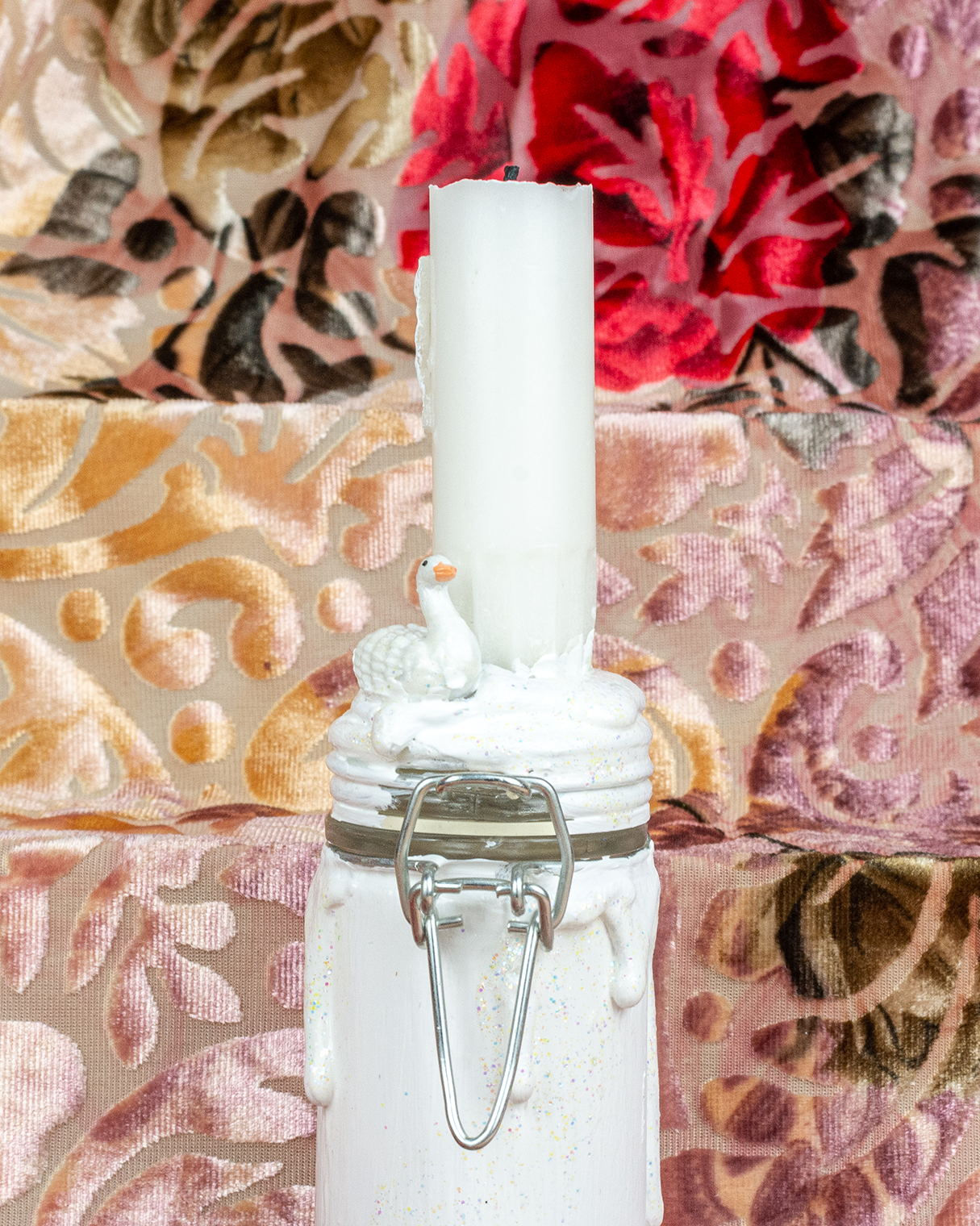 white-swan-jar-06.png