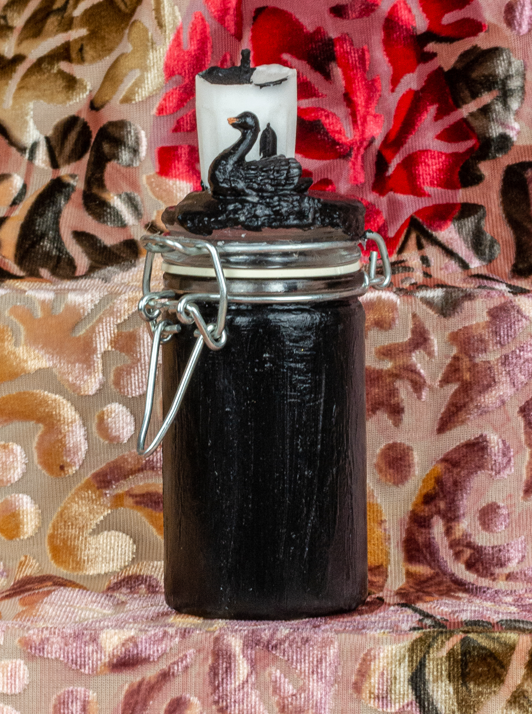 black-swan-jar-02.png
