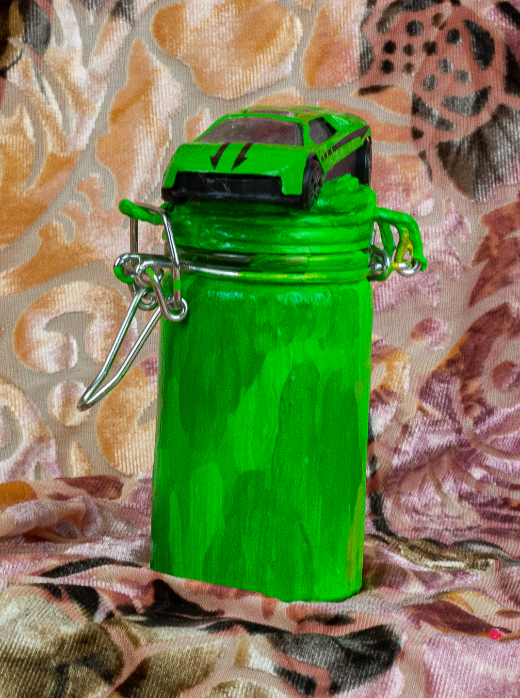 green-car-jar-02.png