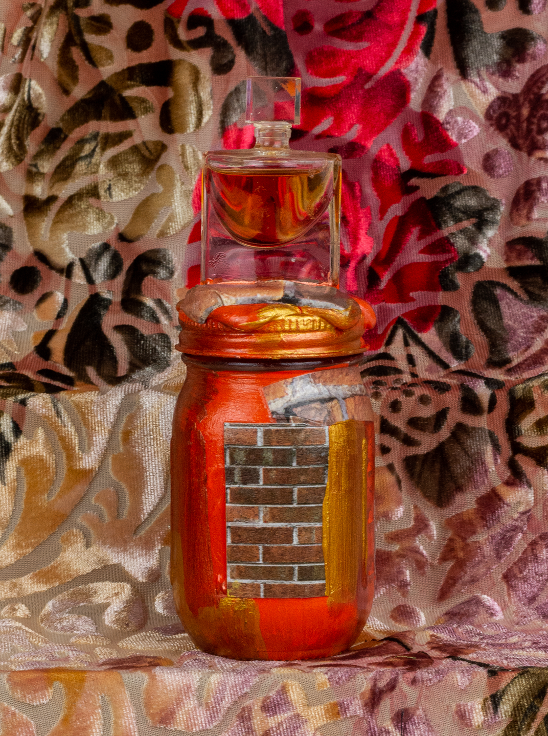 julia-roberts-perfume-jar-03.png