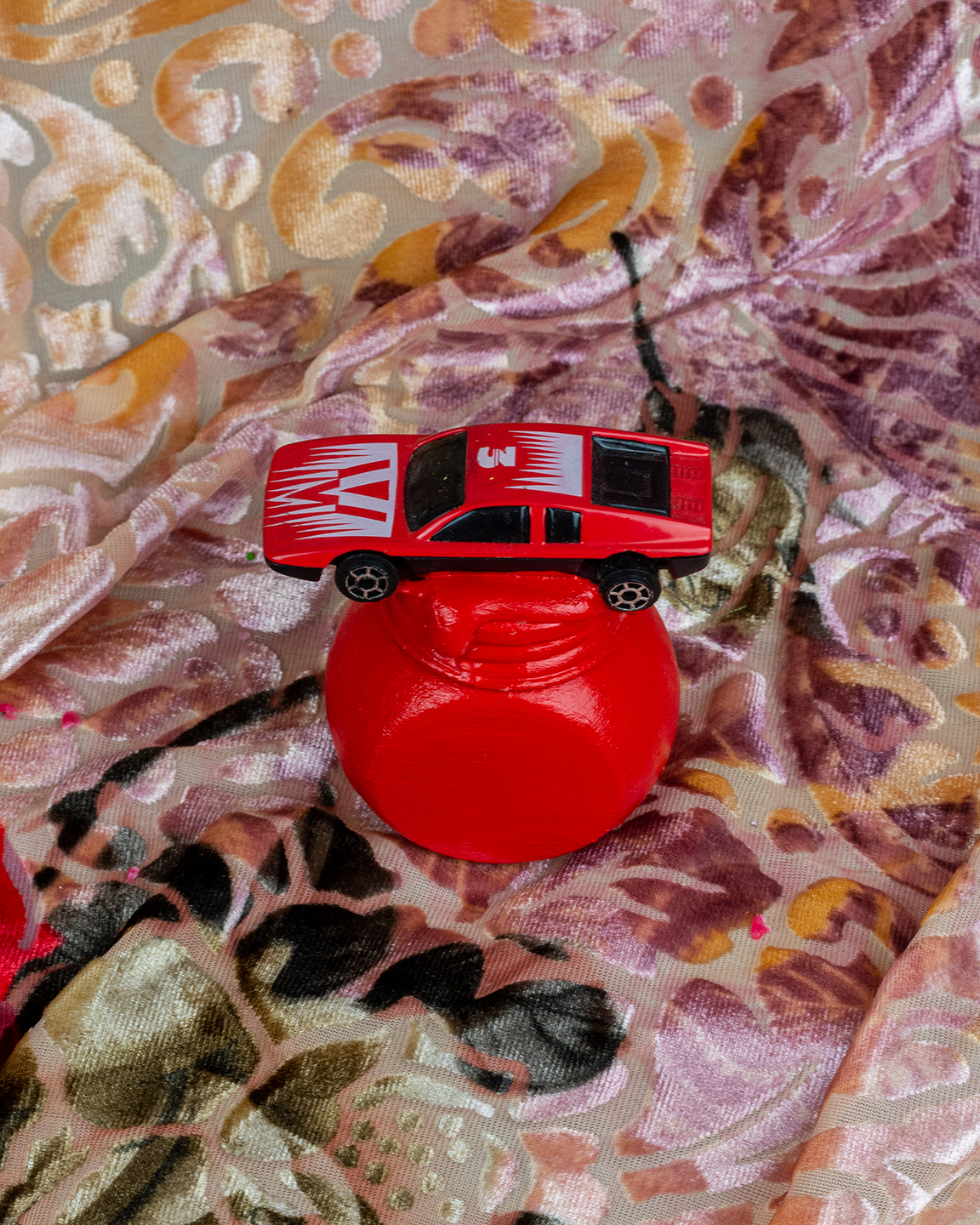 red-car-jar-05.png