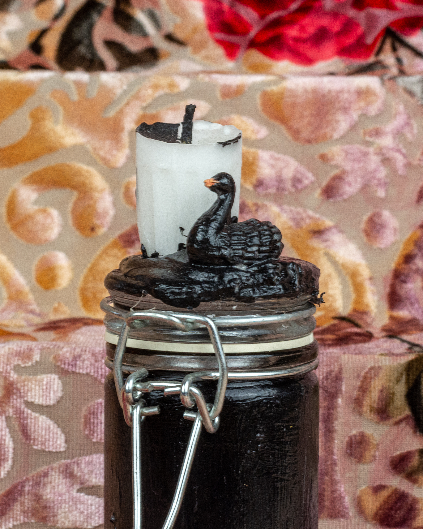 black-swan-jar-06.png