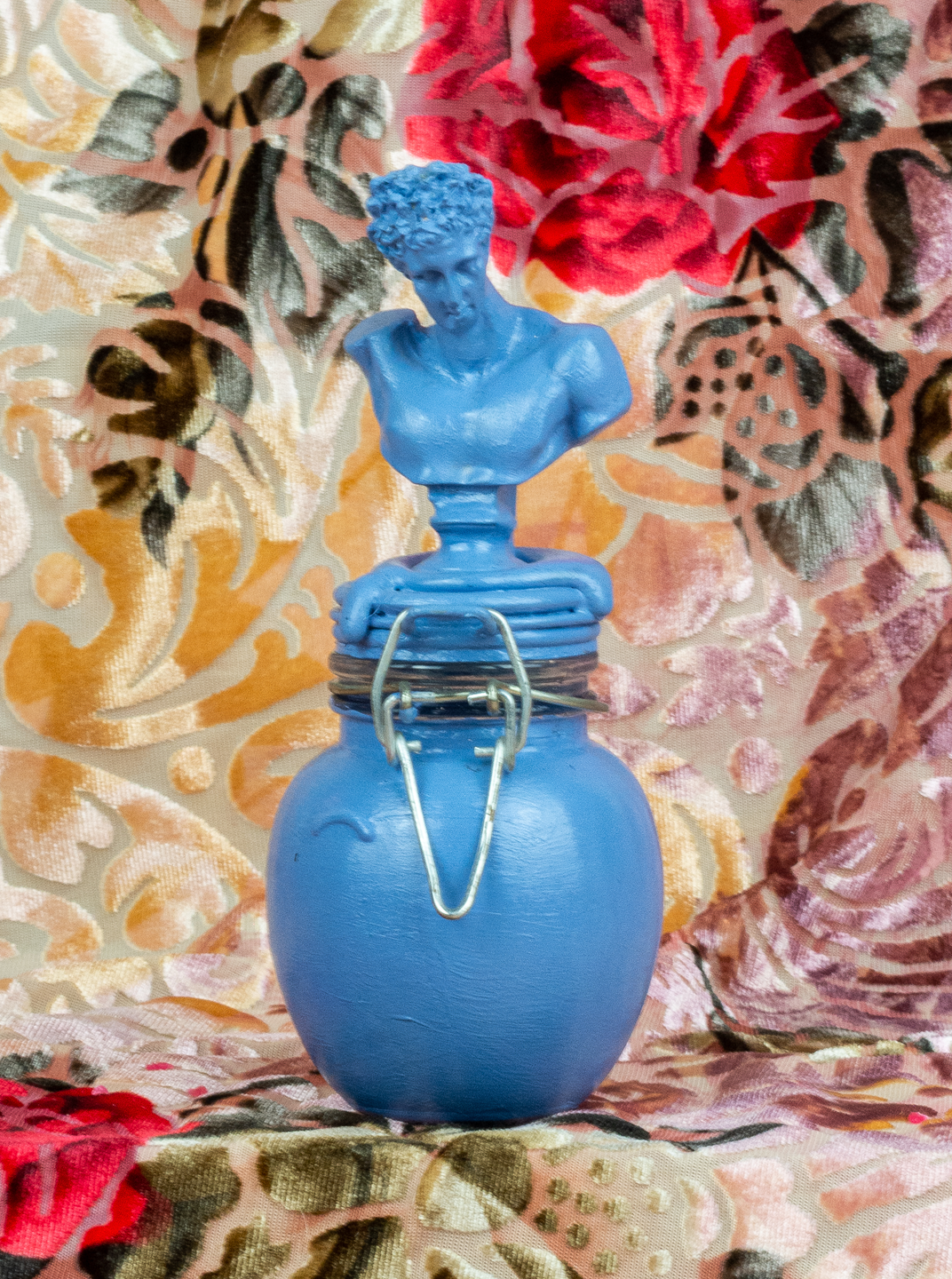 blue-statue-jar-01.png