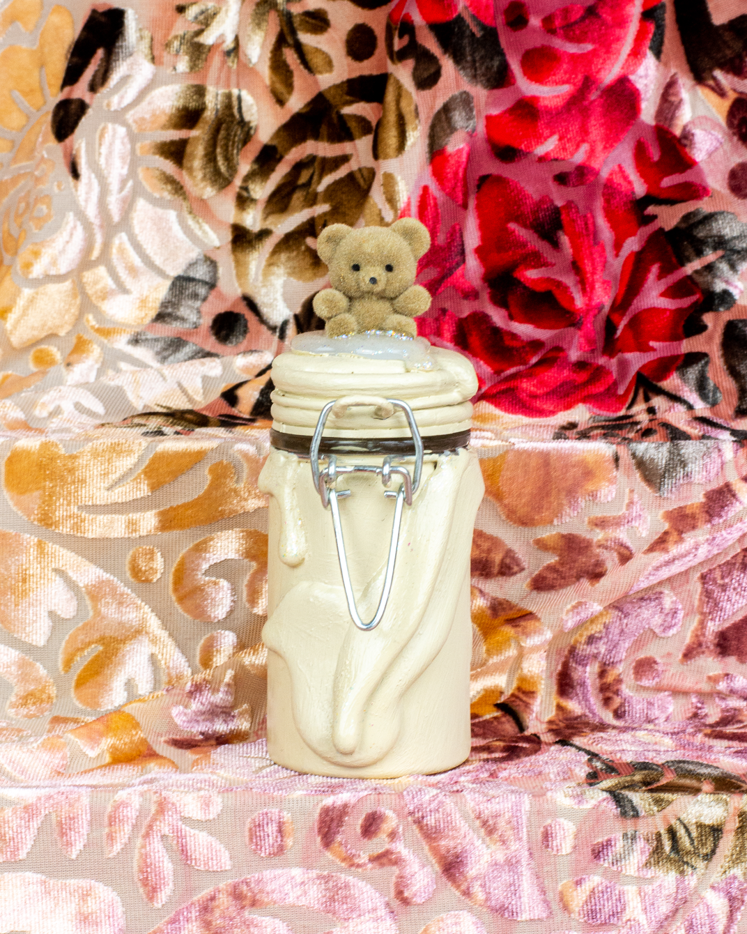 taupe-teddy-jar-01.png