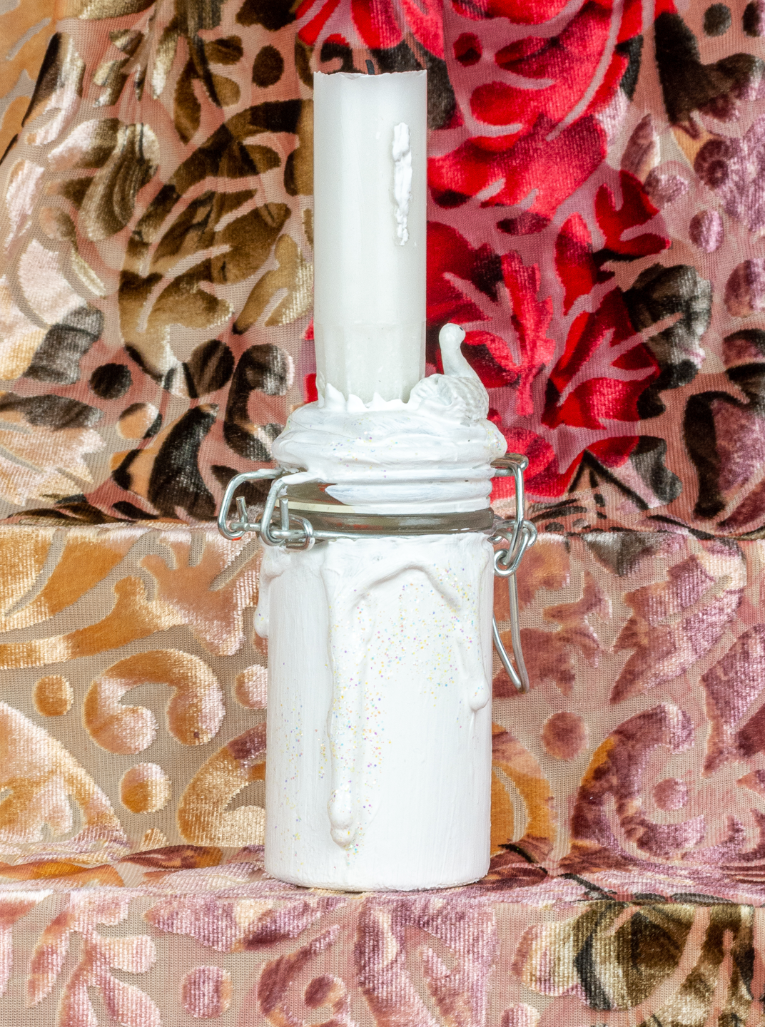 white-swan-jar-04.png