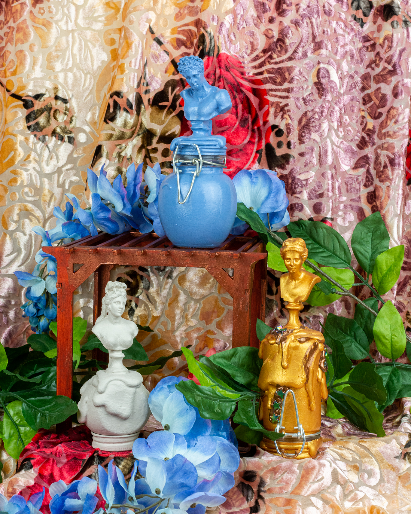 statue-jars.png