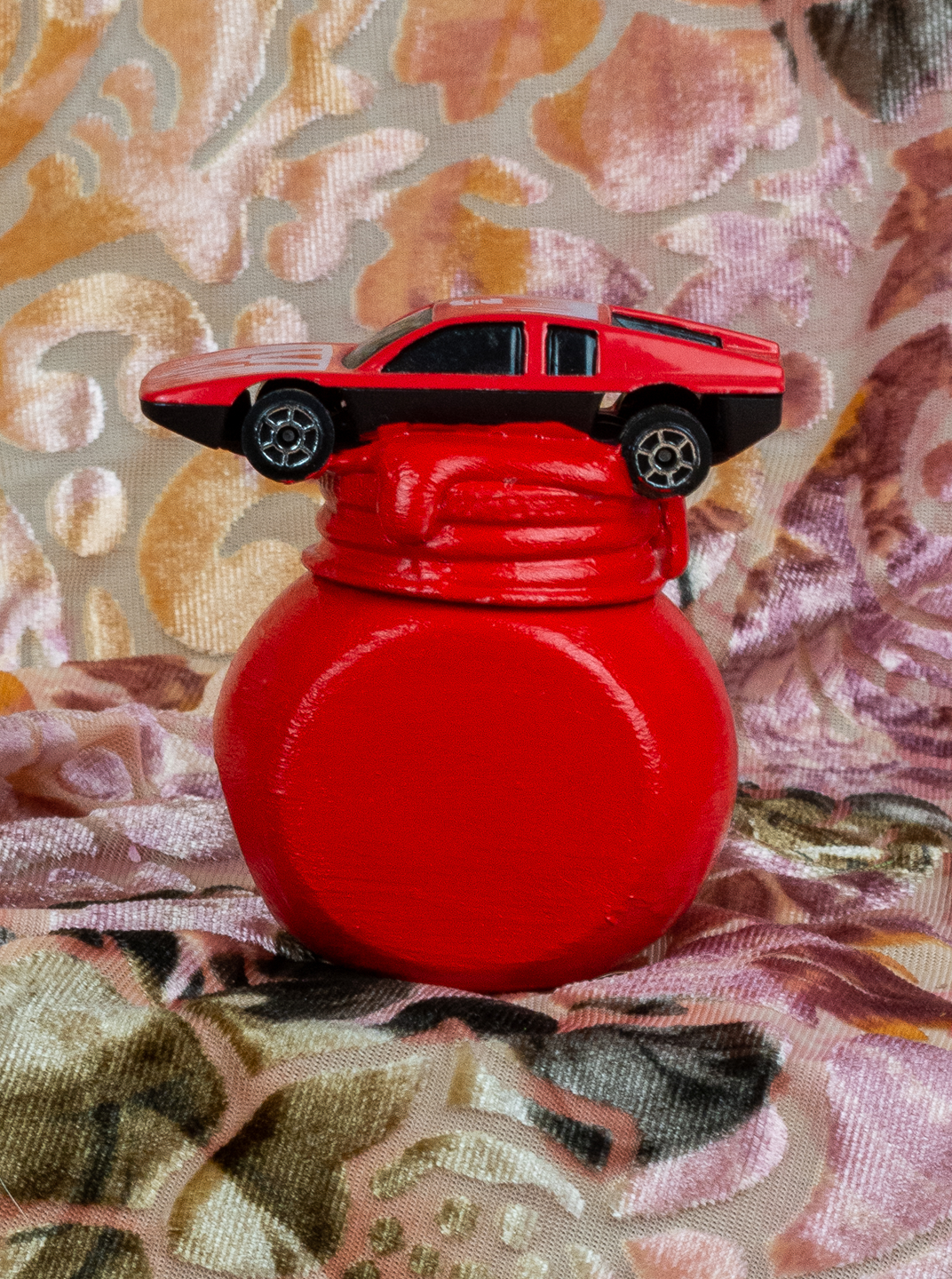 red-car-jar-01.png