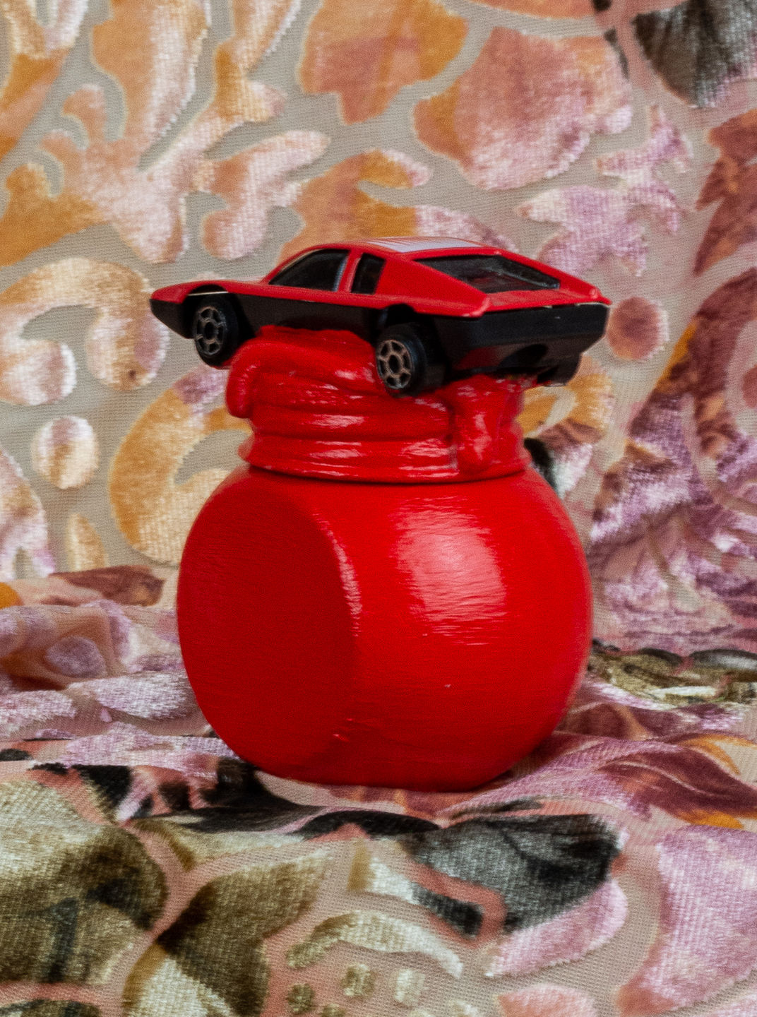 red-car-jar-02.png