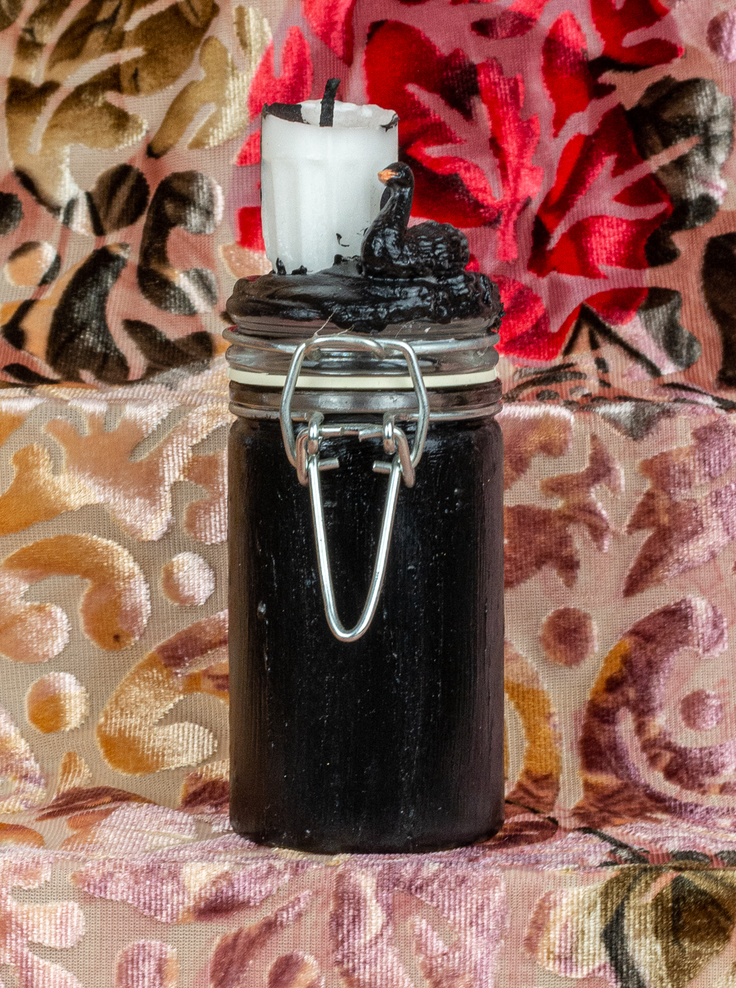 black-swan-jar-01.png