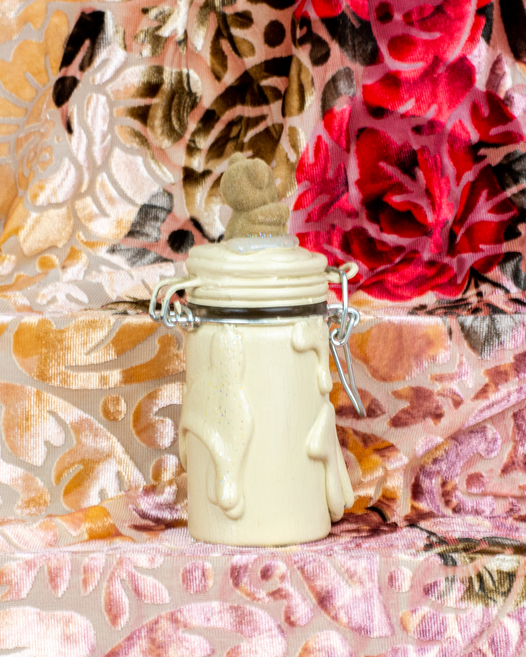 taupe-teddy-jar-04.png