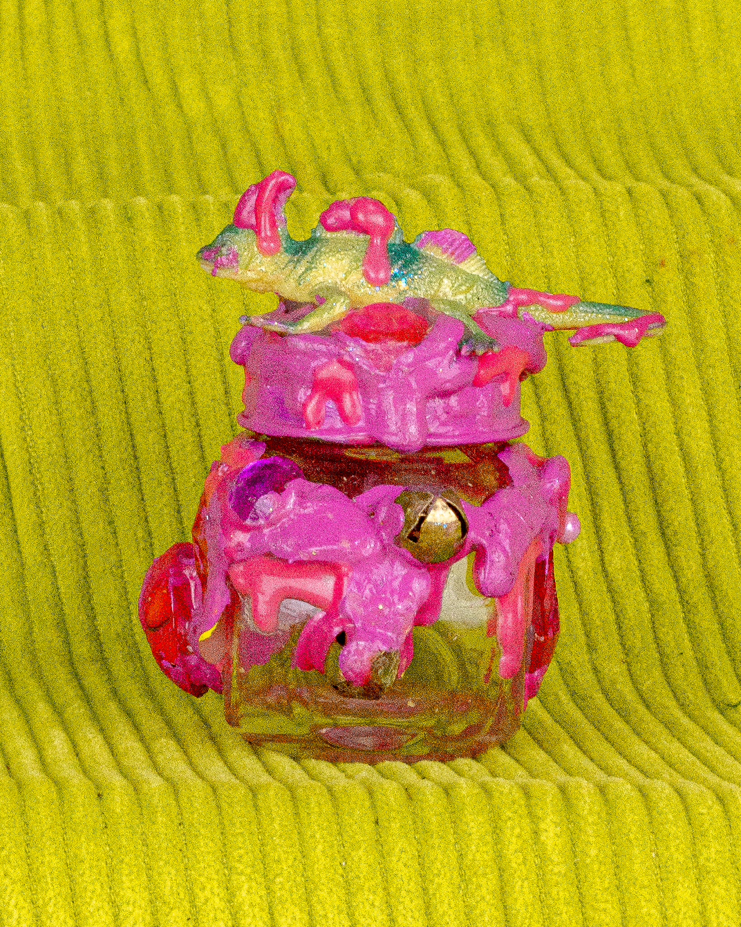 pink-dino-jar-02.png