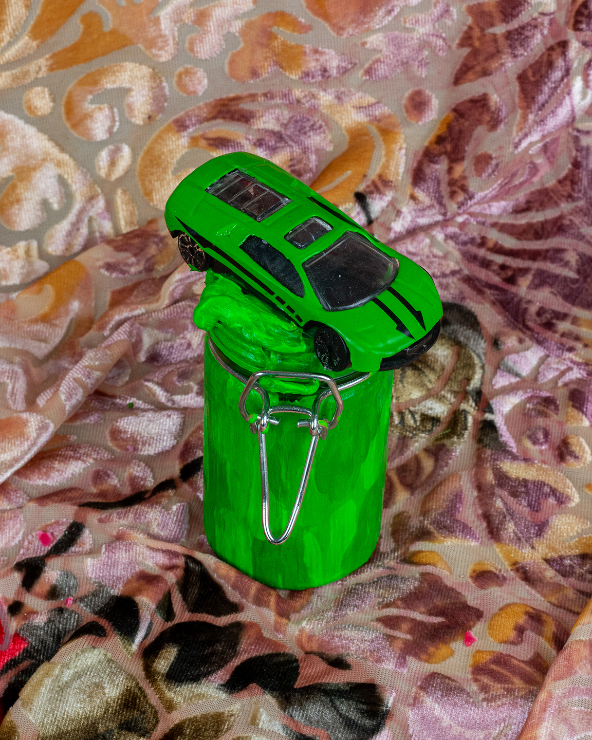 green-car-jar-05.png