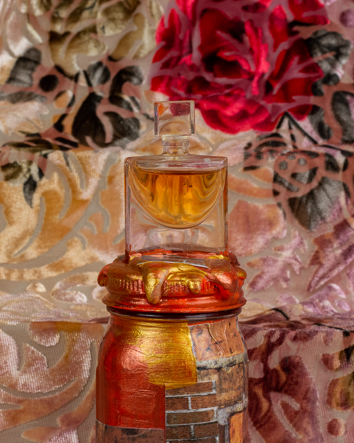 julia-roberts-perfume-jar-06.png