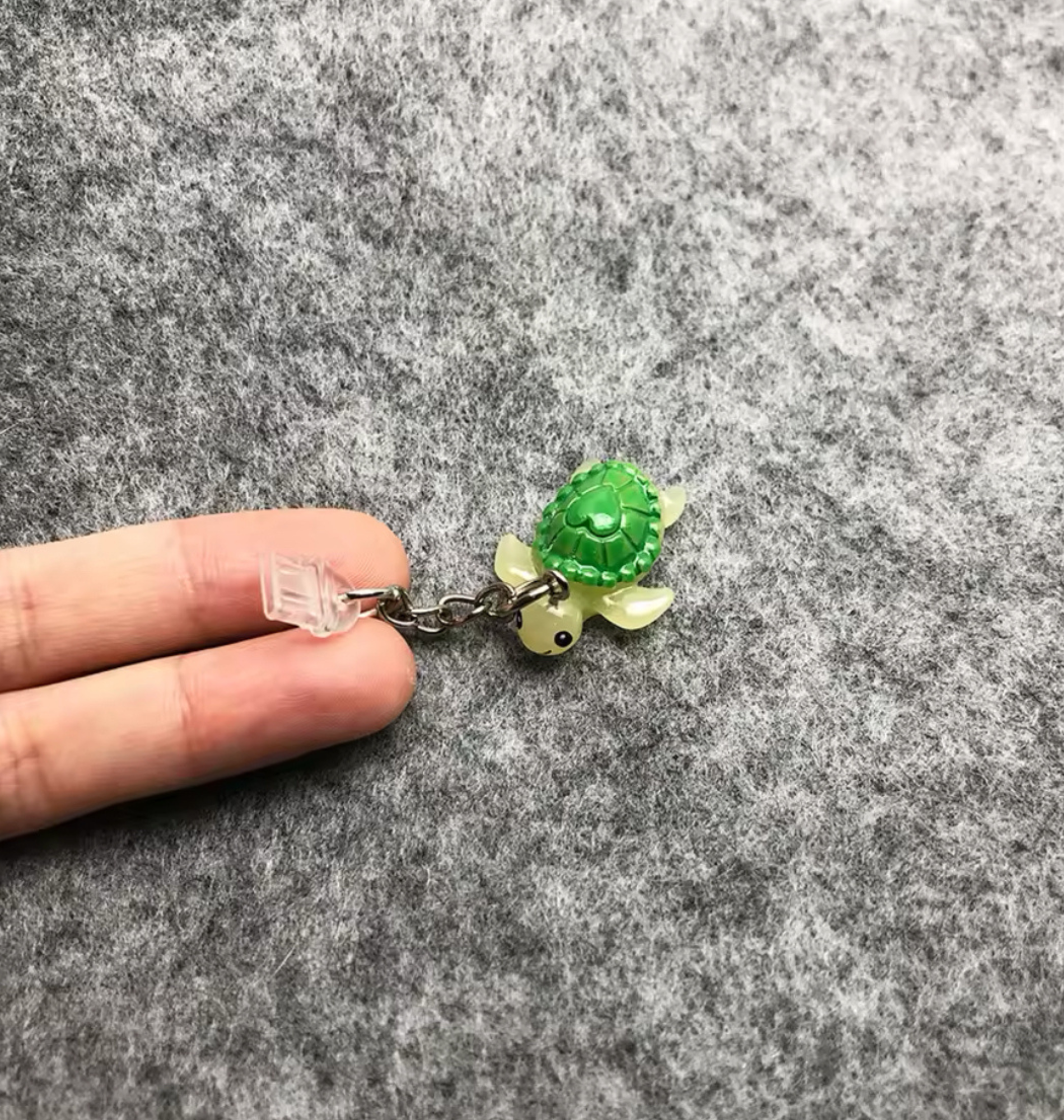 baby turtle phone dust plugx.png