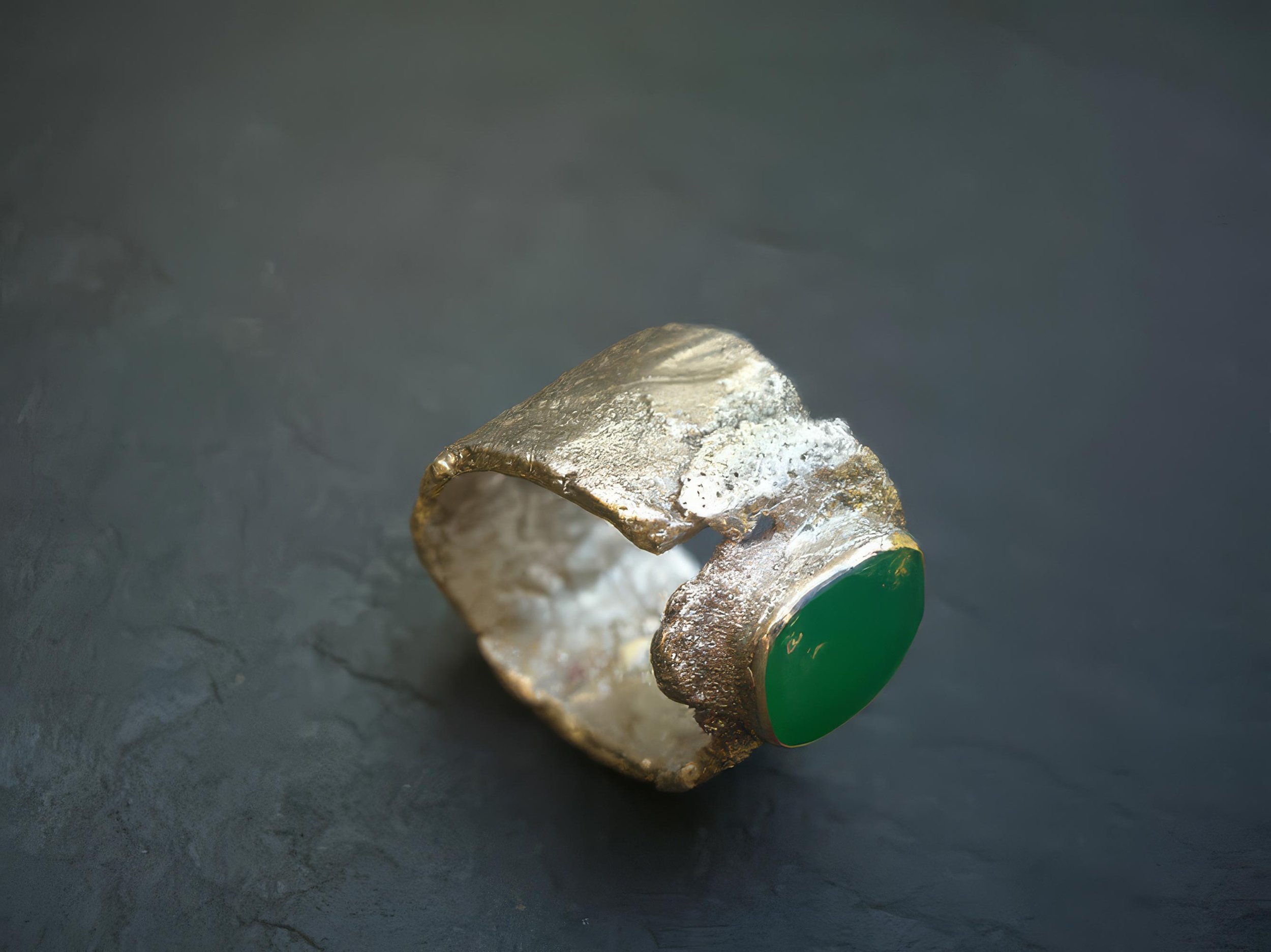 silver_wide_ring_chrisopraise_green_gemstone_3.jpg