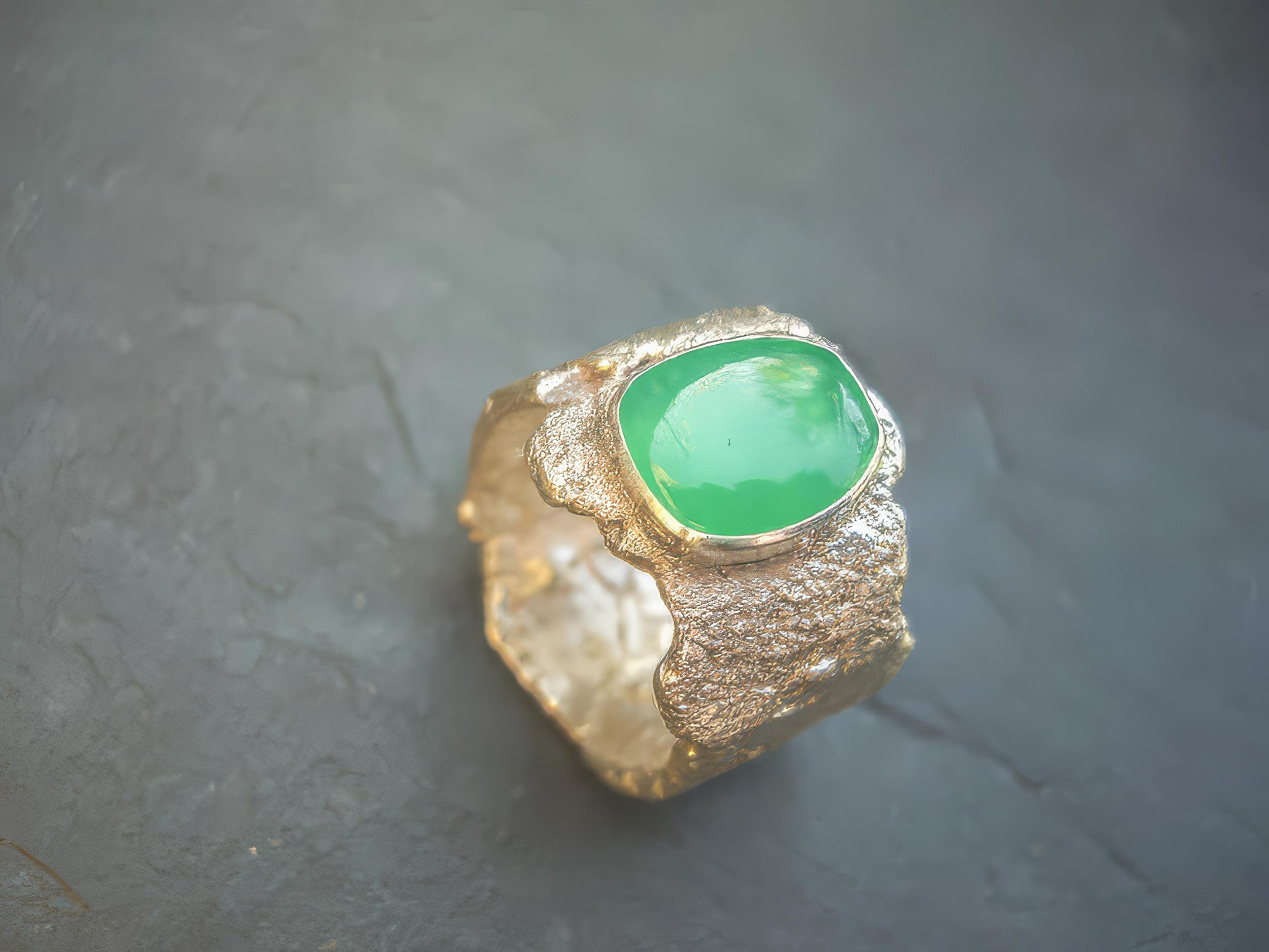 silver_wide_ring_chrisopraise_green_gemstone_1.jpg