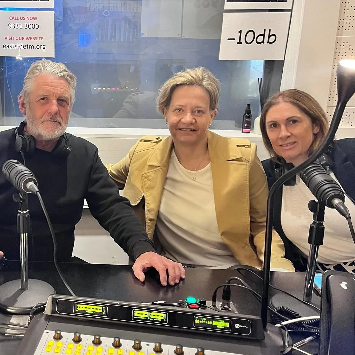 📻 Our Co-Directors of the Art Exhibition on the radio this morning talking about the upcoming exhibition and the incredible artists who will be showing works 🖼️ 

@mattpalmerart 
@jemma8385
@daniellerobinson08 

#radiointerview #art #artexhibition 