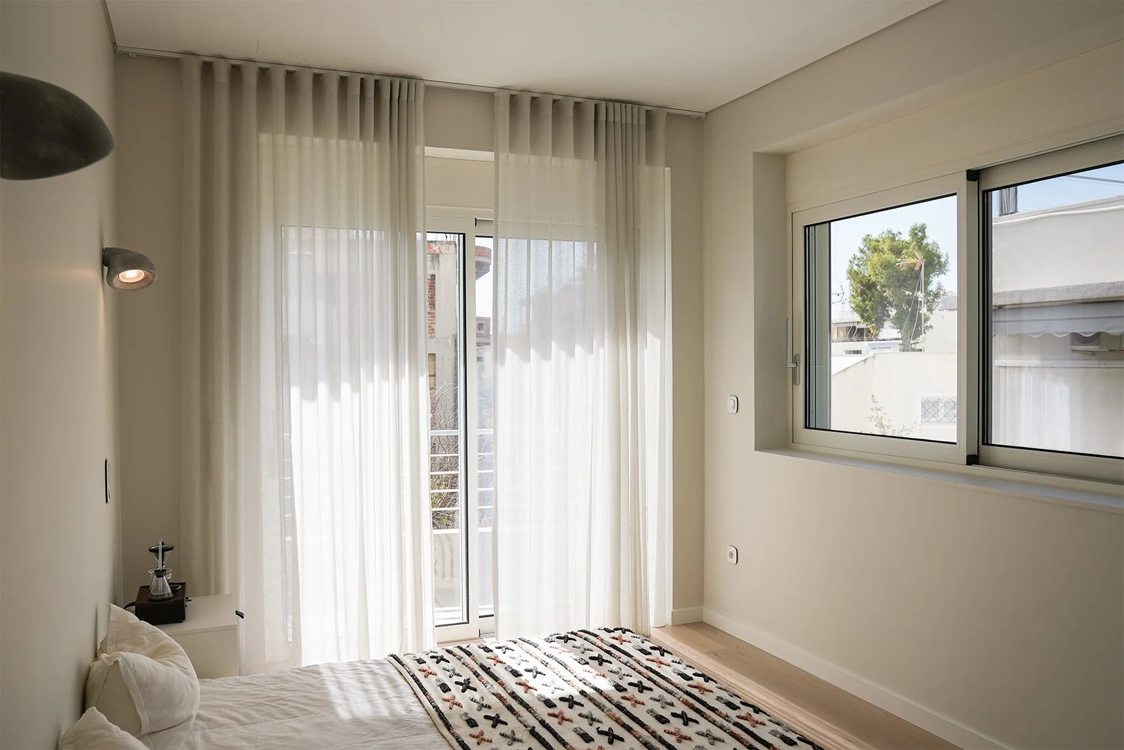 08-PAPAGOU_BEDROOM 01.jpg