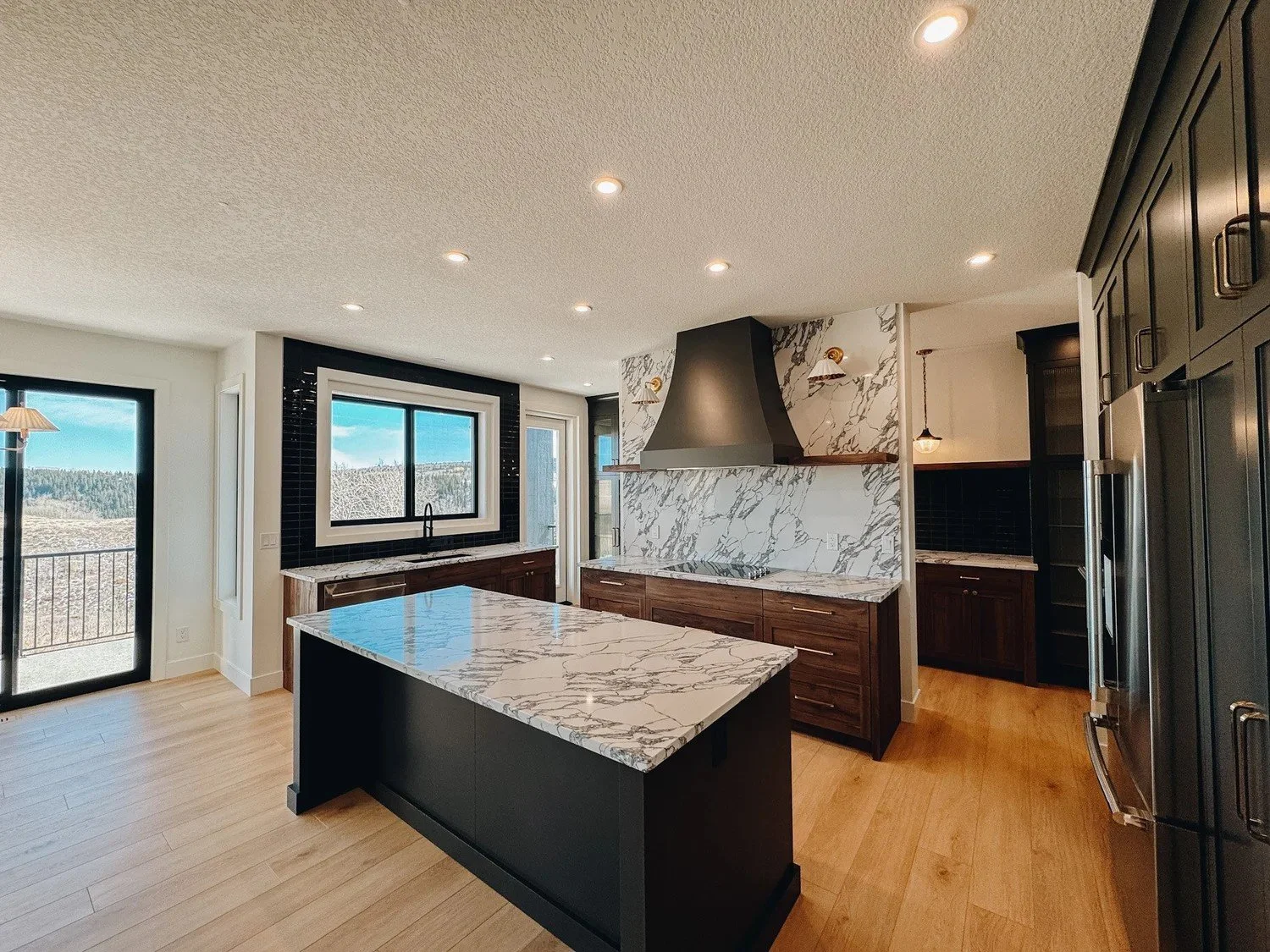 Luxury Homes in Cochrane: Inside a Pinnacle Estates Custom Home