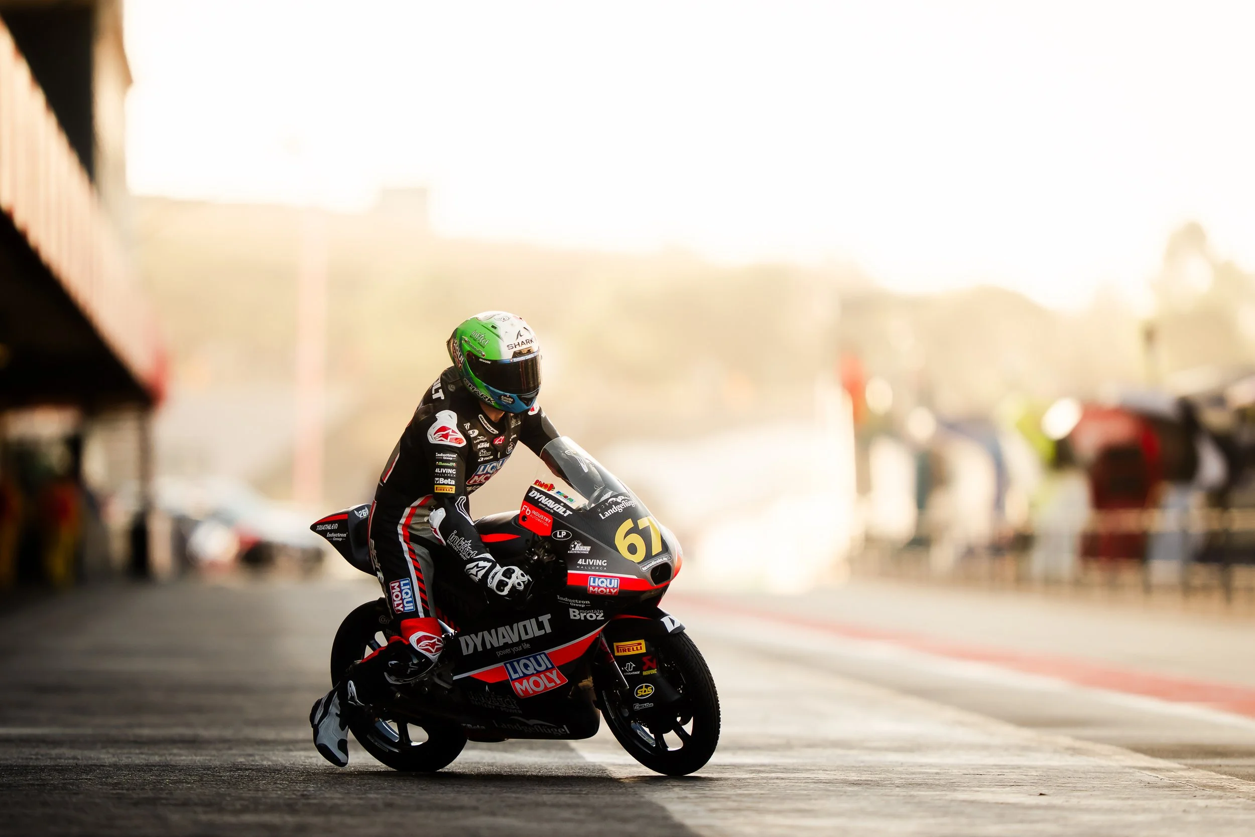 Round 21 MotoGP 2025 - Autódromo Internacional do Algarve (POR)-202230.jpg