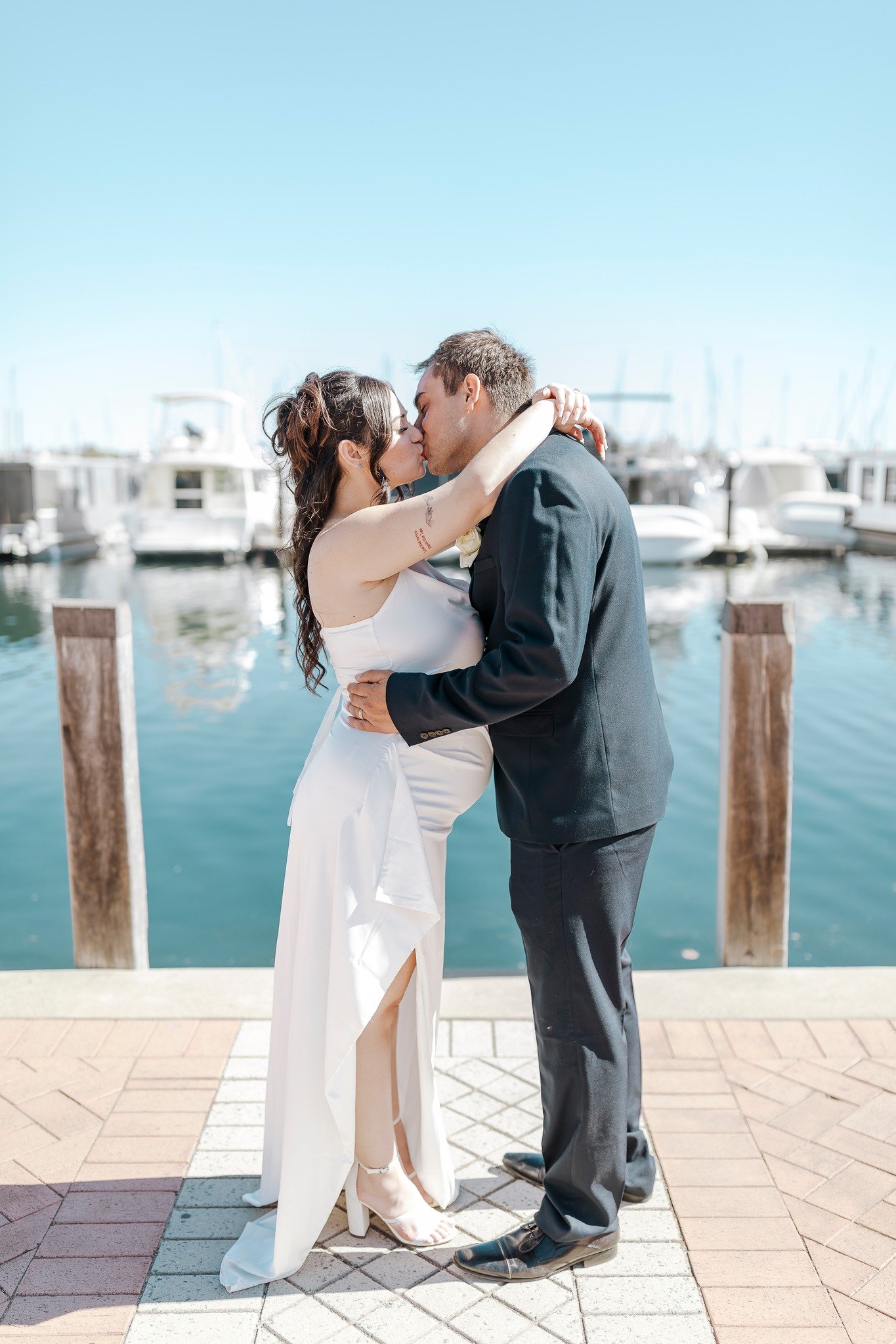 Sooo not to be dramatic but…...
If you need a wedding photographer who’s gonna hype you up, make you laugh, fix your hair, and capture every moment like it’s straight out of a movie, hi, it’s me! 👋📸
If you want the kind of