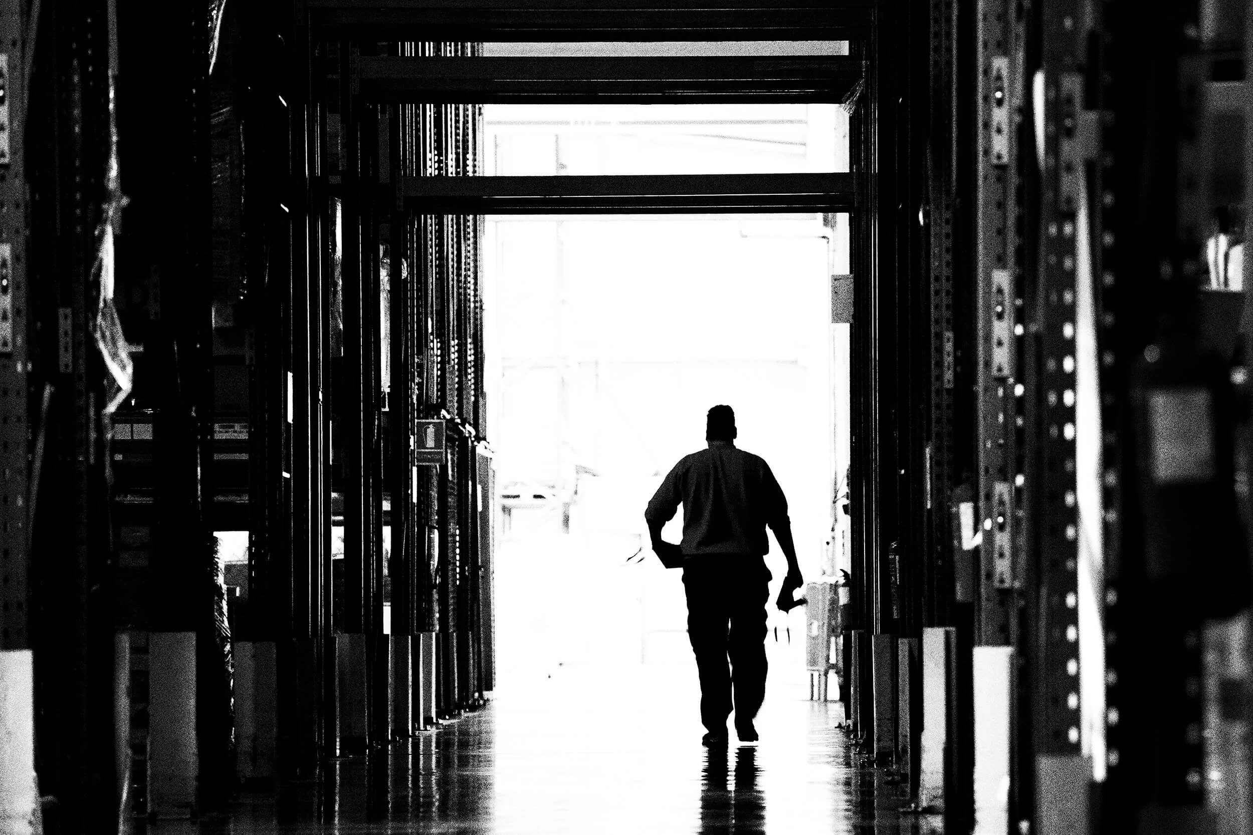 Dynamic logistics in monochrome series by Mikel Muruzabal advertising photographer in Madrid Barcelona Pamplona Spain11.jpg