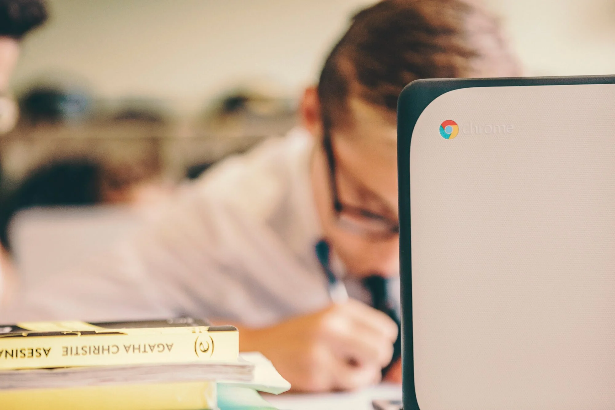 Fotografía lifestyle educativa para Gaztelueta School por Mikel Muruzabal, fotógrafo comercial y corporativo en Pamplona, Madrid, Barcelona, España 02.jpg
