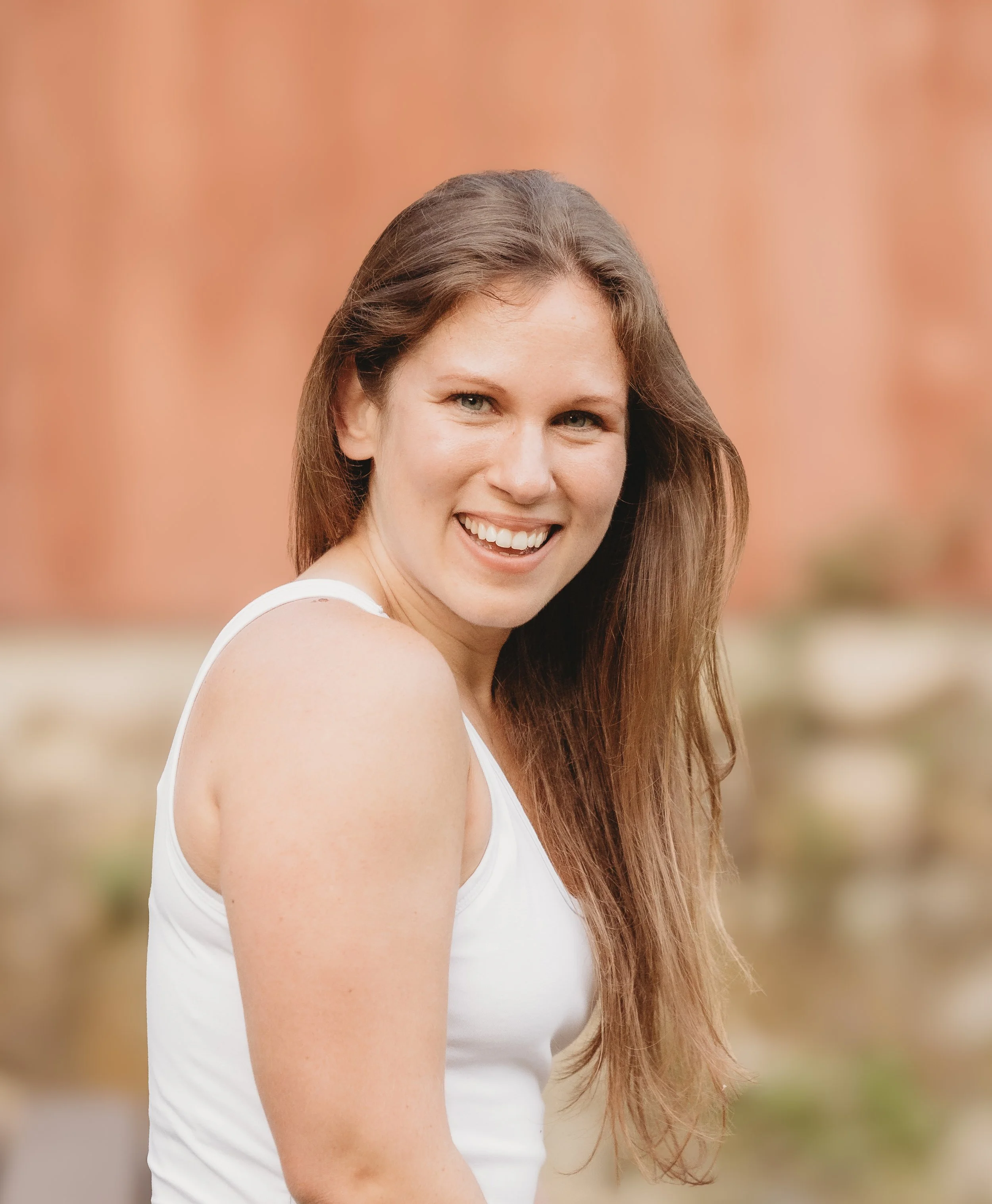 rebecca25-013 headshot.jpg