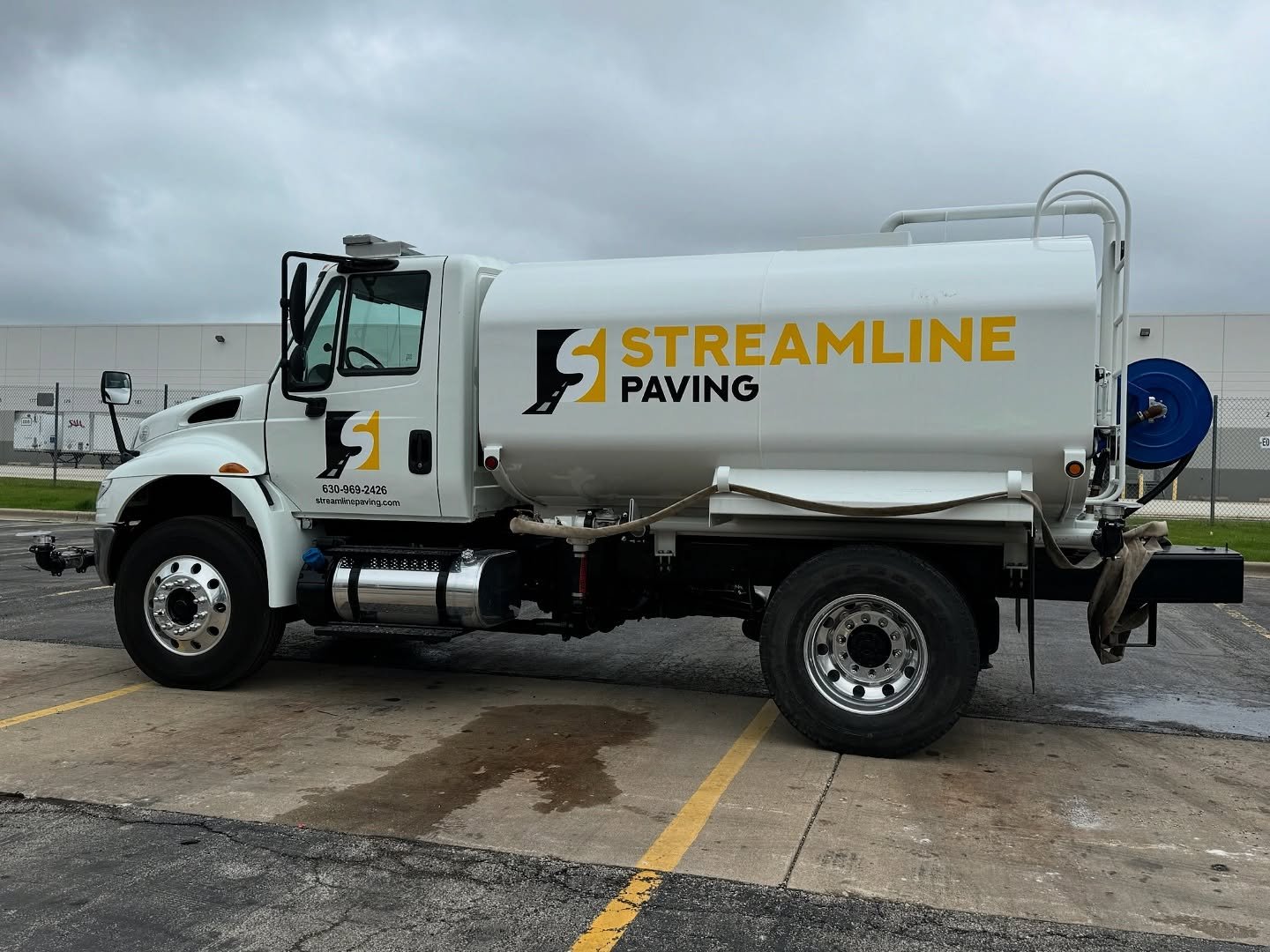 Fresh look, same dependable service 💪 

Our water truck got a facelift! Rocking the new Streamline Paving branding and ready to roll for the season. Let&rsquo;s get to work! 🚛💦 

#StreamlinePaving #JobsiteReady #ElwoodIL #WaterTruck #AsphaltPaving