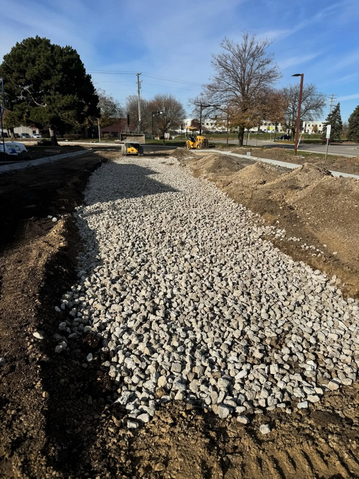 📍Before &amp; after in Elgin, IL 

Soft sub base removed. 3&rdquo; limestone installed. Strong foundation restored. That&rsquo;s the Streamline way 💪🏽