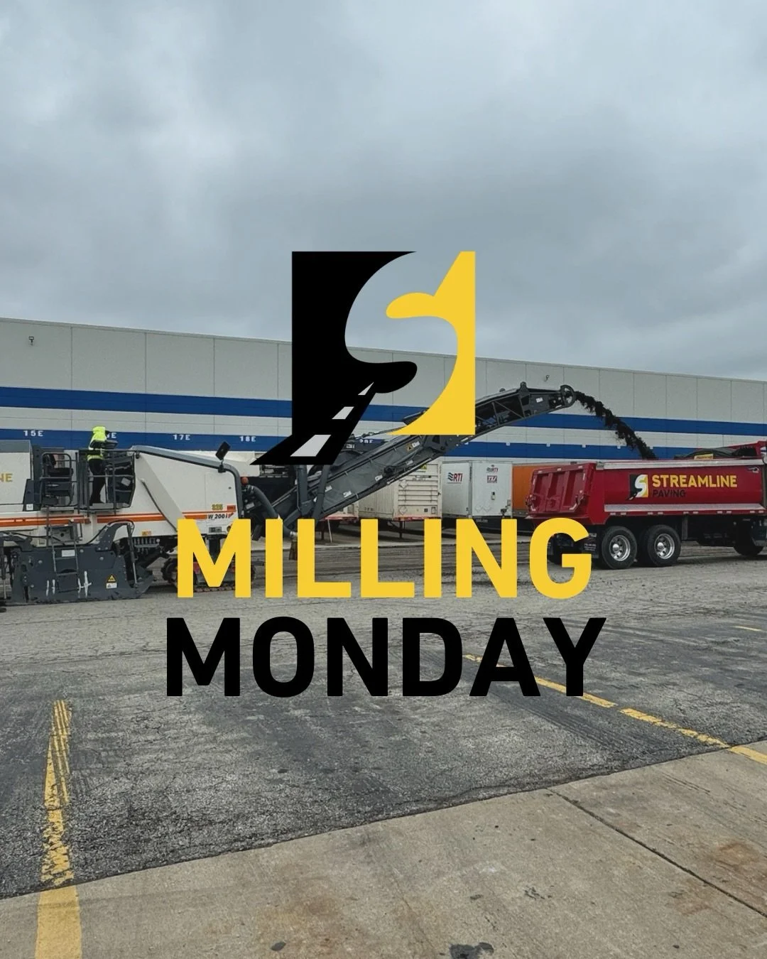 It&rsquo;s MILLING MONDAY 💪🏽

A look at some of the milling work our crew completed in 2025. Precision and planning at this stage make all the difference in the longevity and performance of the finished surface. 🛠️🚜

#streamlinepaving #milling #2