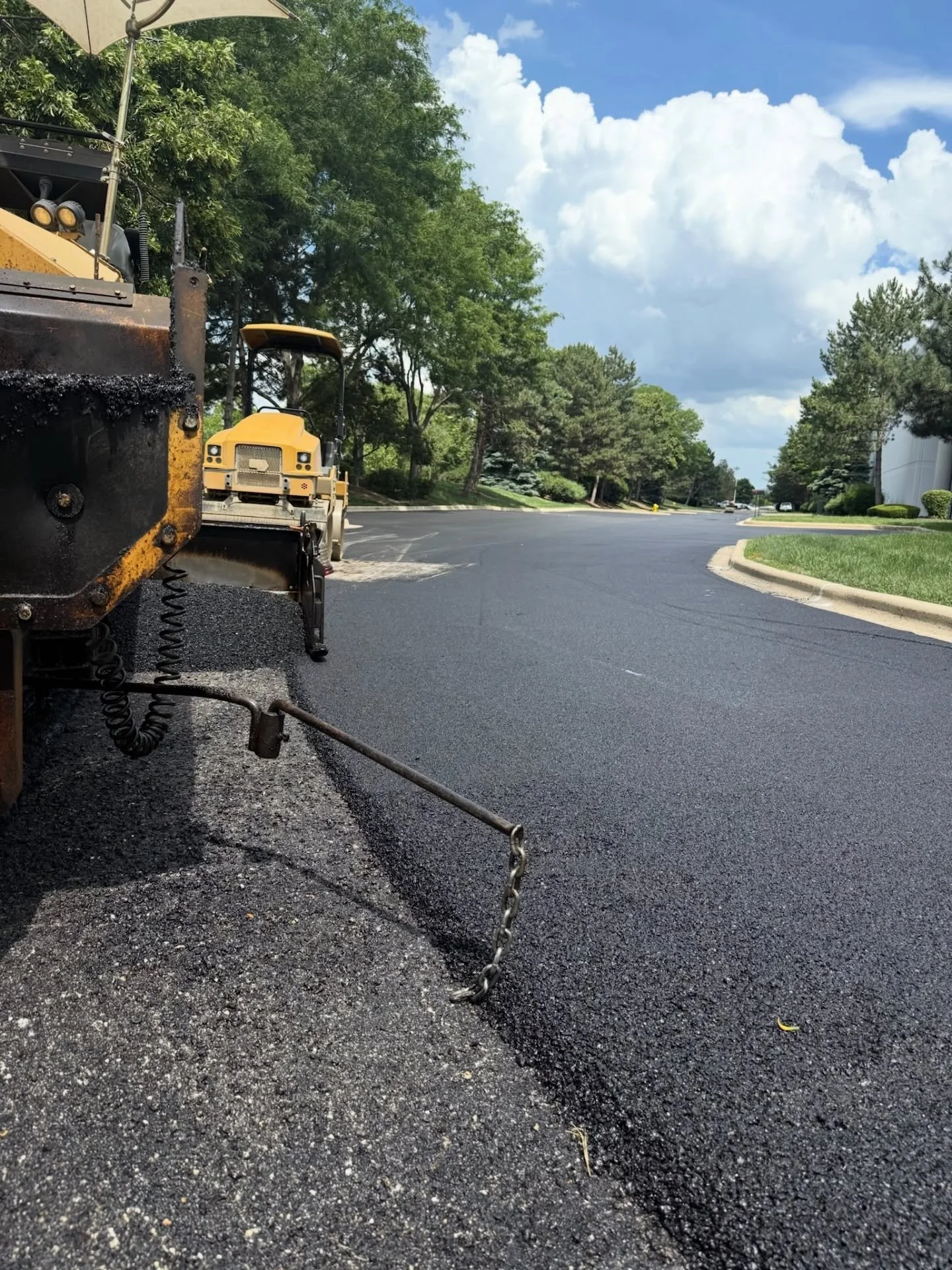 POV: This is what precision looks like. Built to handle traffic. Laid to last.

#streamlinepaving #asphaltpaving #pov #illinoisconstruction