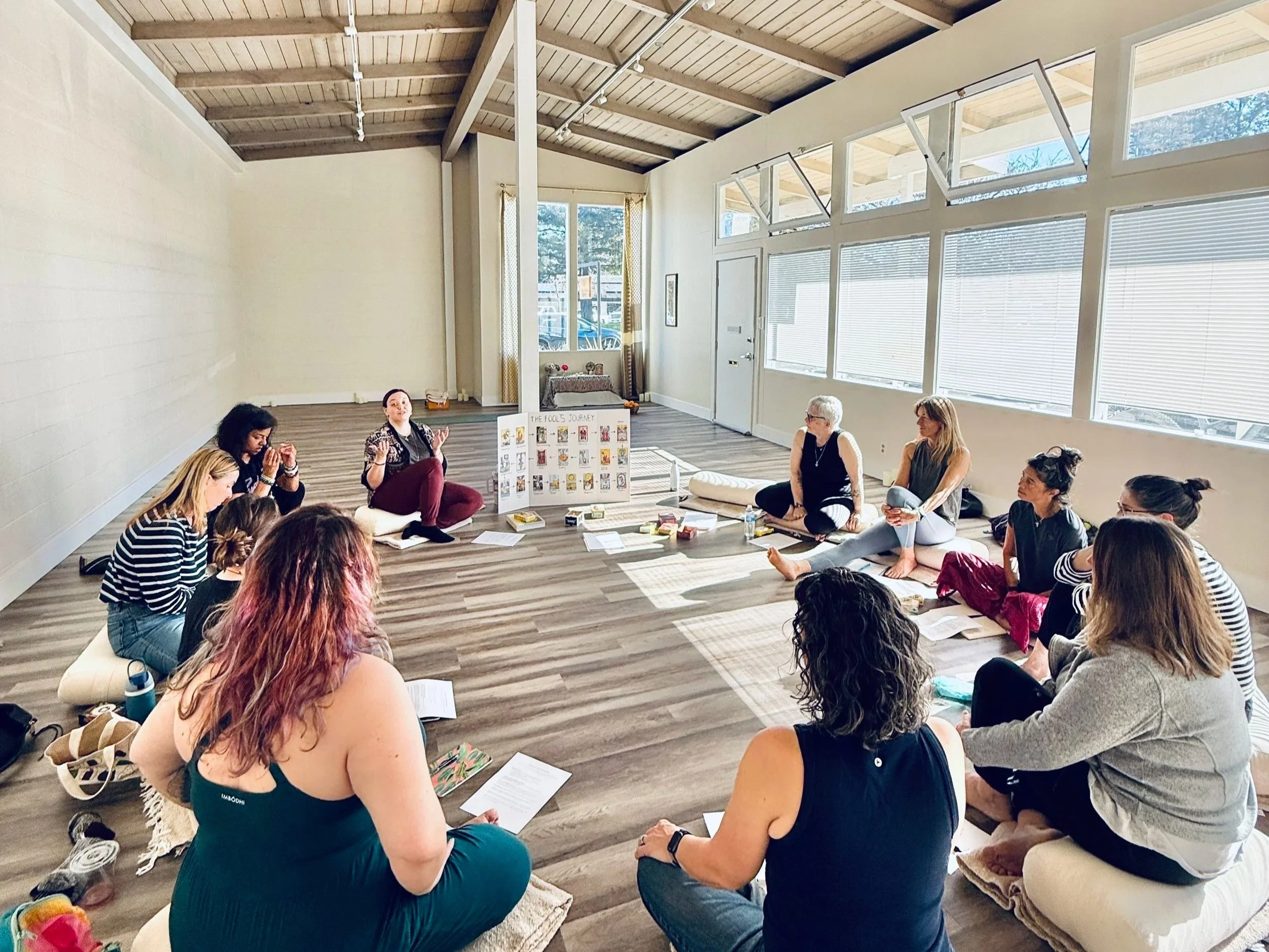 Intuitive Tarot: Minor Arcana with Chelsea Roth