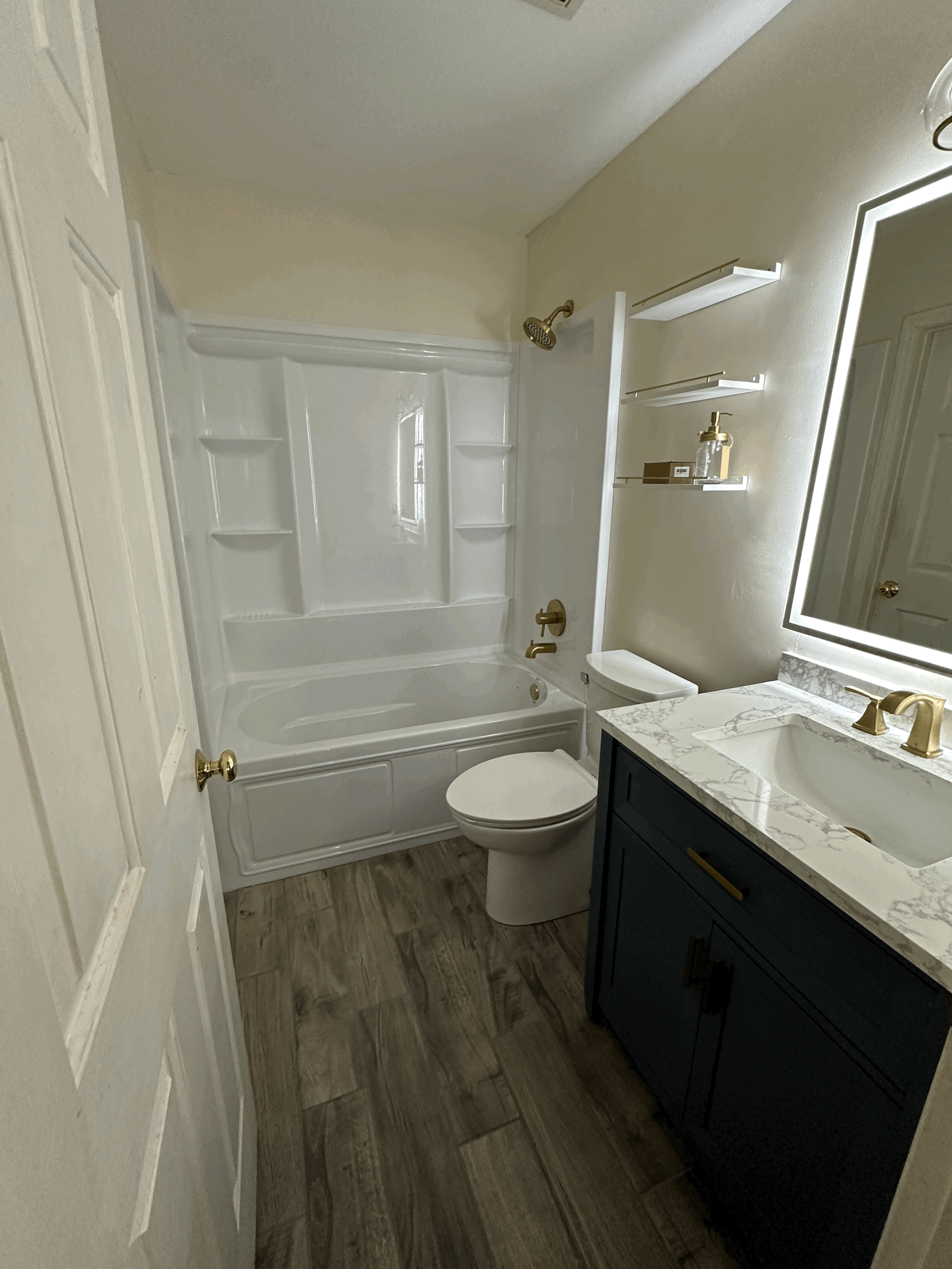 Saddle Creek Bathroom