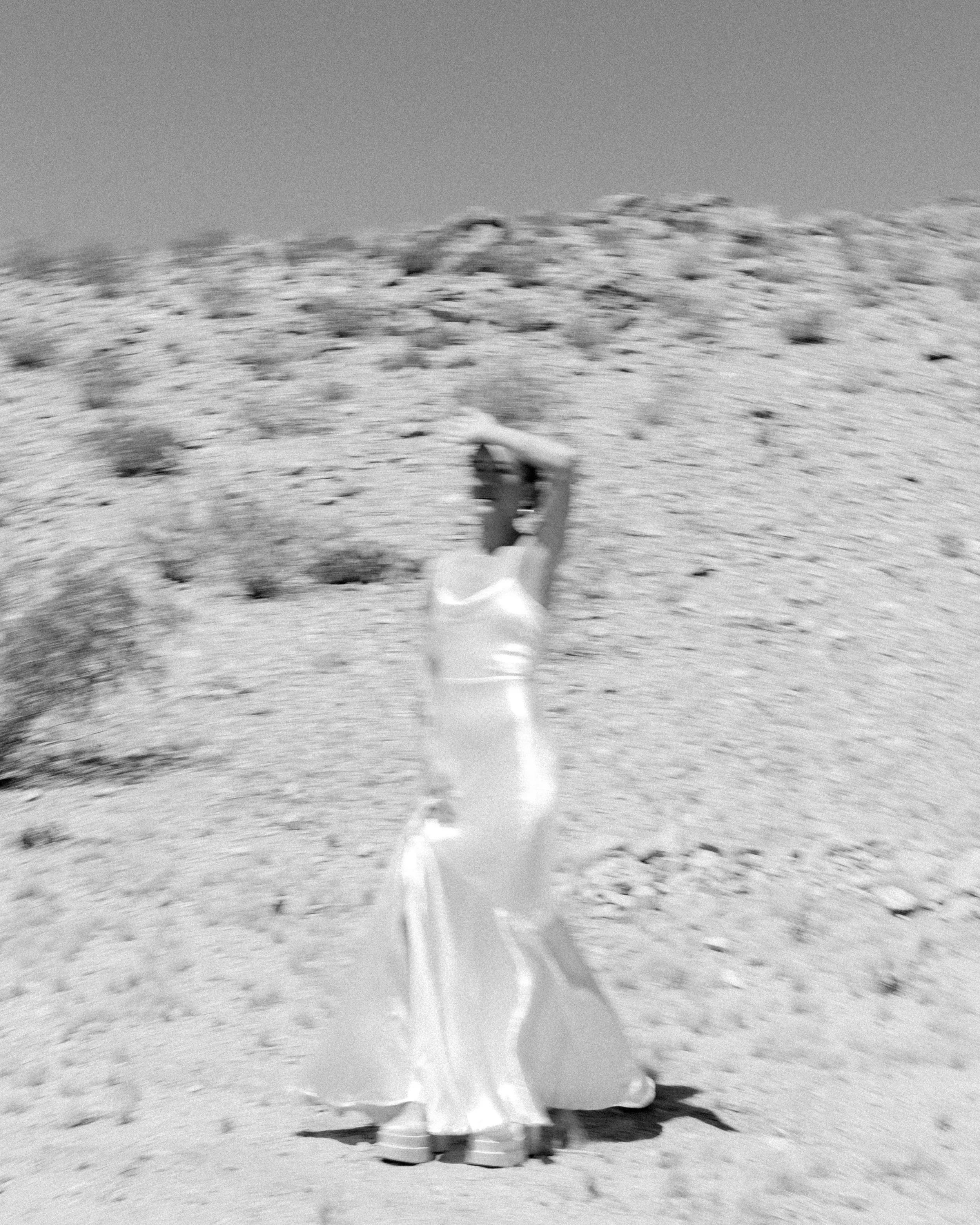 a-desert-inspired-wedding-at-morada-joshua-tree-katie-salerno-photography-prep-58.jpg
