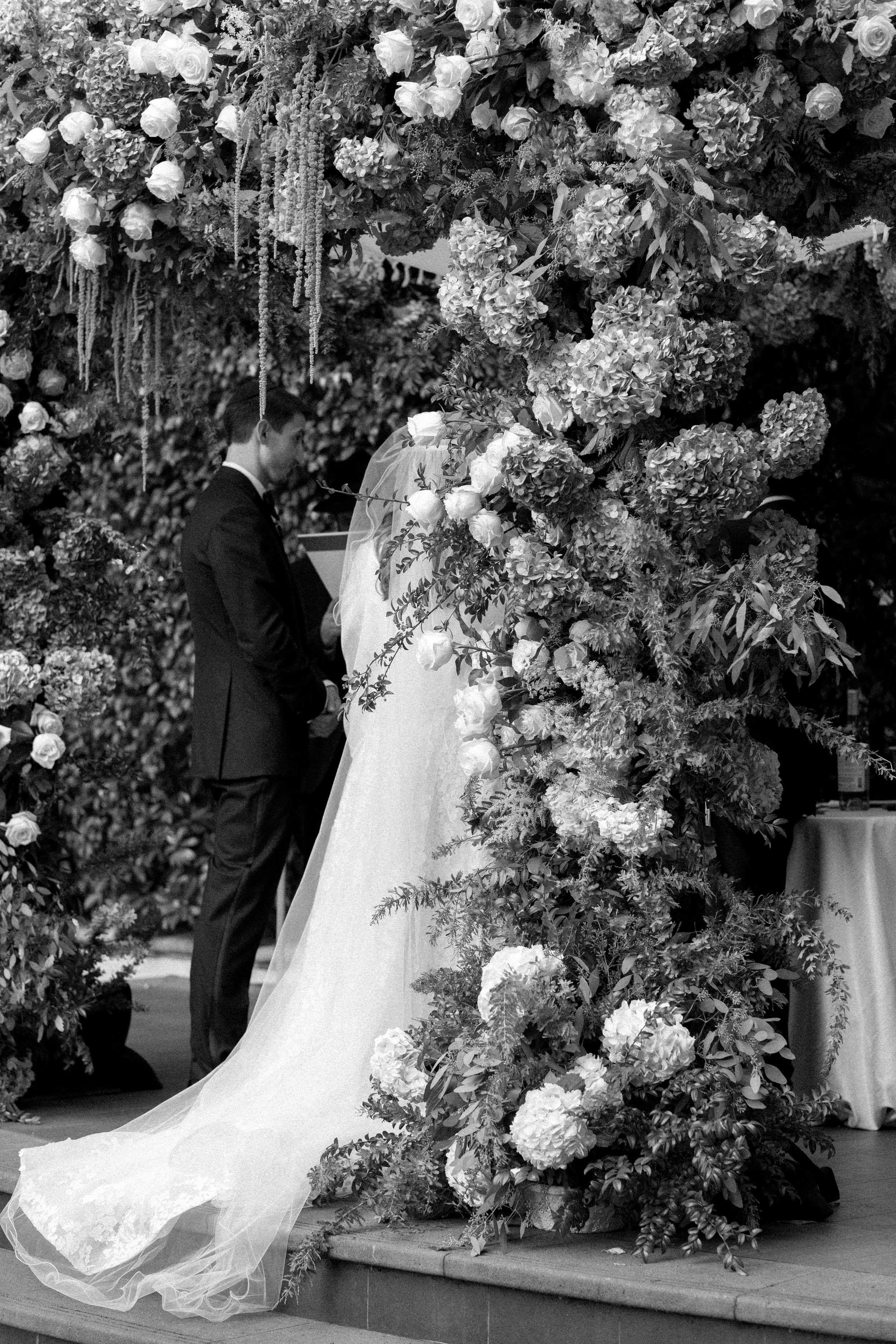 FOUR-SEASONS-HOTEL-LOS-ANGELES-AT-BEVERLY-HILLS-WEDDING-KSP-STUDIO-CEREMONY-83.jpg