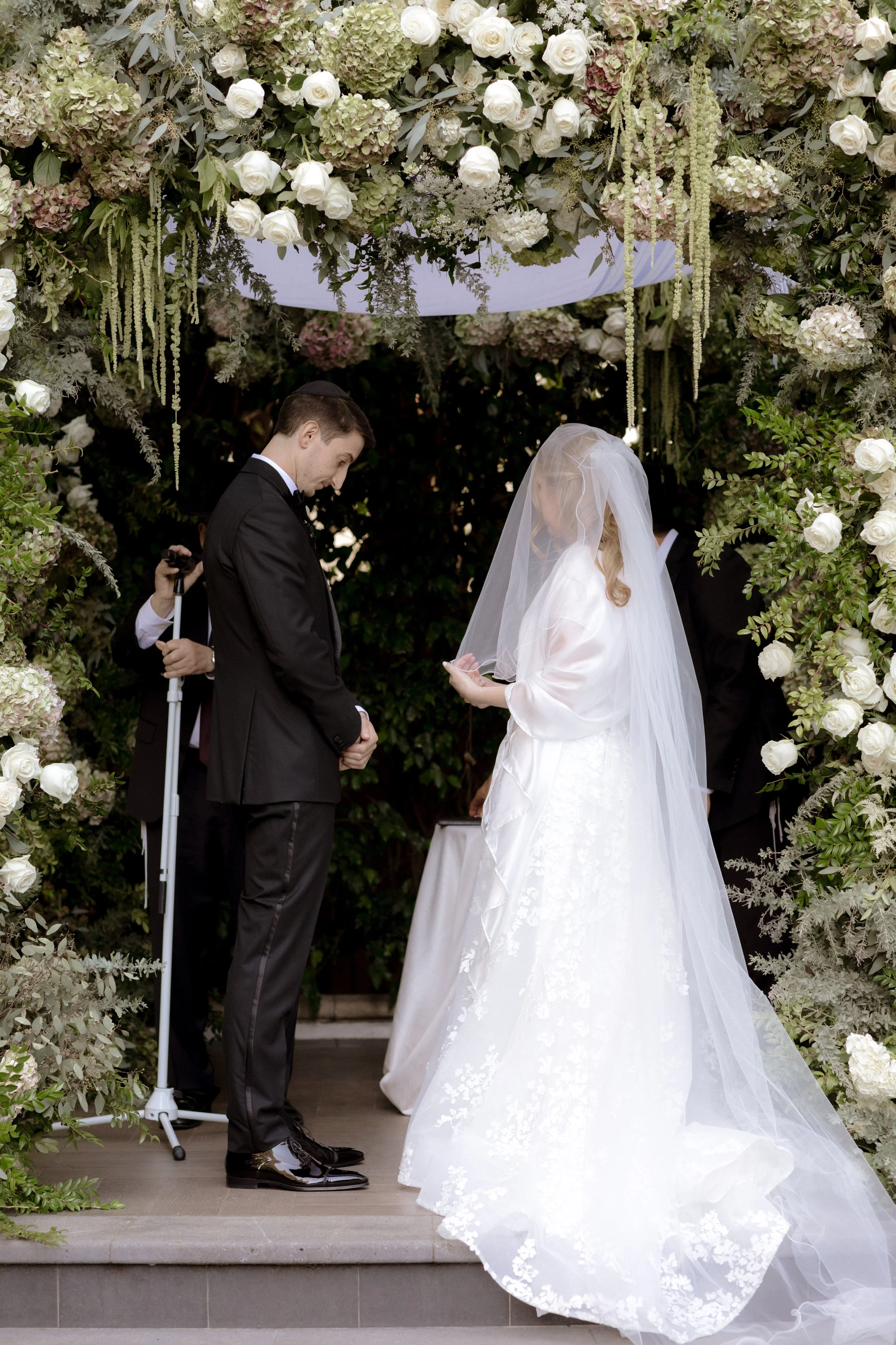 FOUR-SEASONS-HOTEL-LOS-ANGELES-AT-BEVERLY-HILLS-WEDDING-KSP-STUDIO-CEREMONY-69.jpg