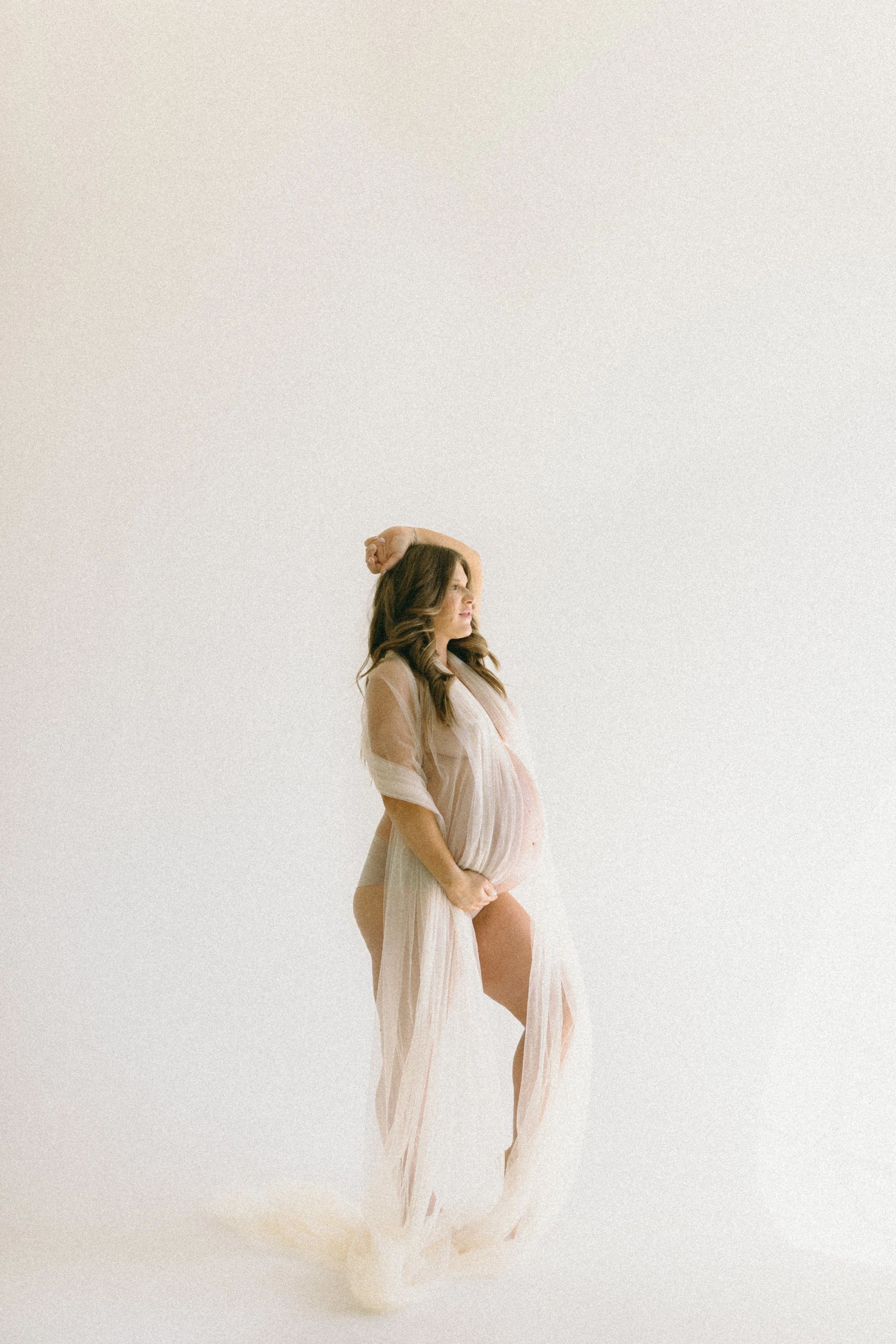 LOS-ANGELES-IN-STUDIO-MATERNITY-SESSION-KSP-STUDIO-2.jpg