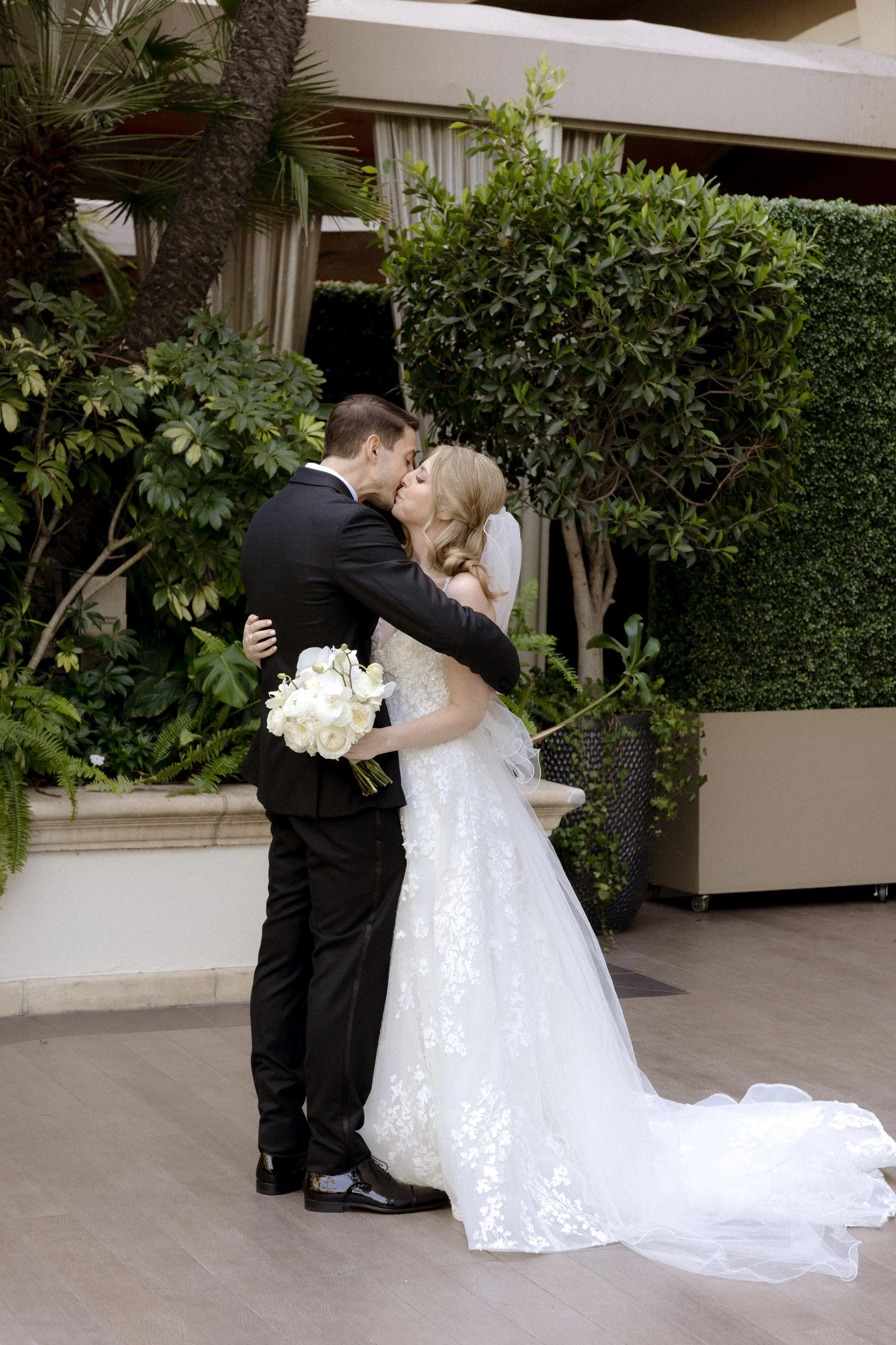 FOUR-SEASONS-HOTEL-LOS-ANGELES-AT-BEVERLY-HILLS-WEDDING-KSP-STUDIO-FIRST-LOOK-21.jpg
