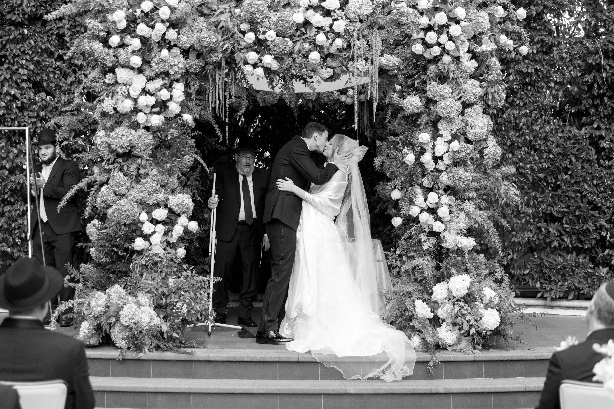 FOUR-SEASONS-HOTEL-LOS-ANGELES-AT-BEVERLY-HILLS-WEDDING-KSP-STUDIO-CEREMONY-110.jpg
